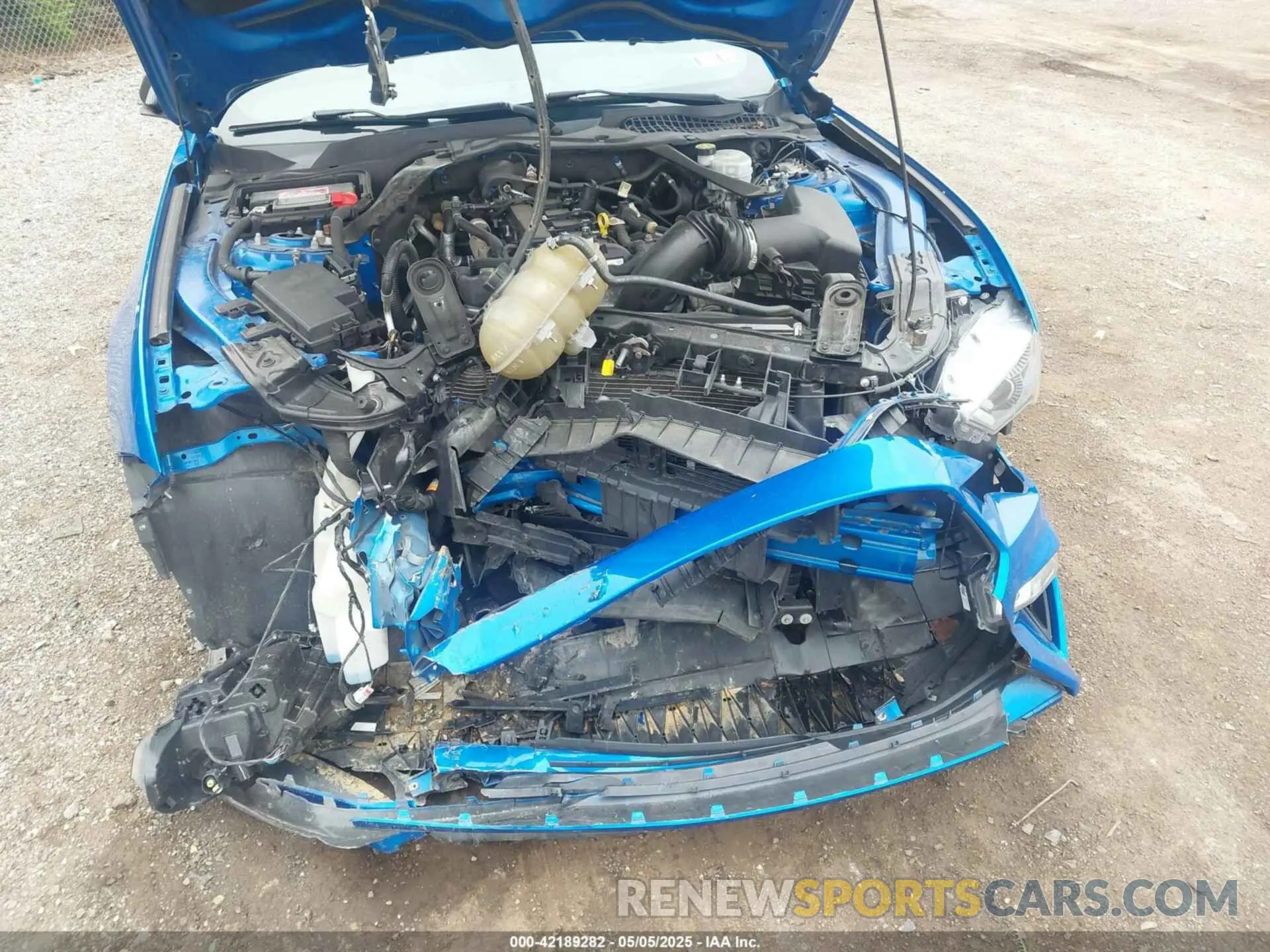 17 Photograph of a damaged car 1FATP8UH0M5110357 FORD MUSTANG 2021