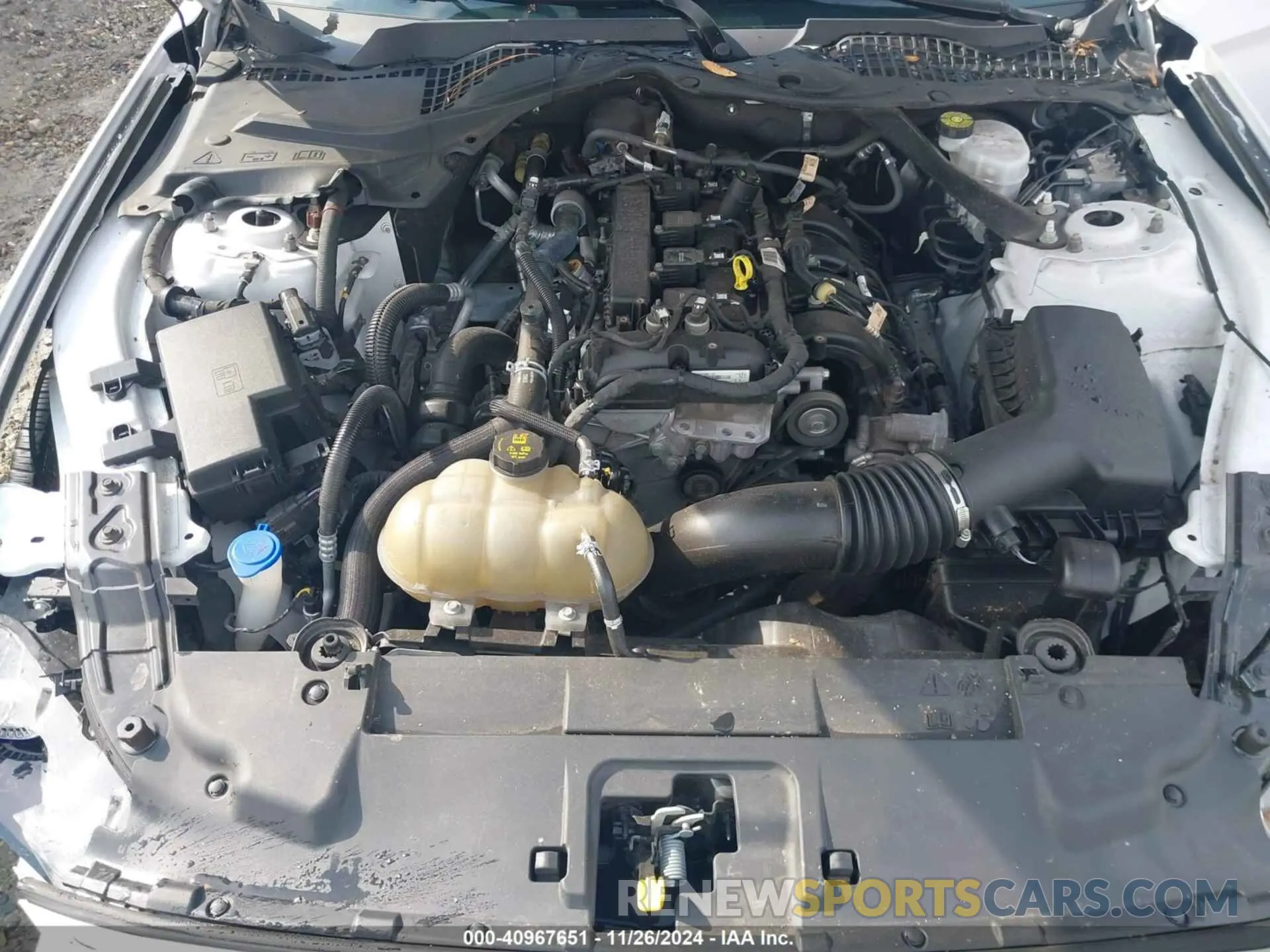 10 Photograph of a damaged car 1FATP8UH1M5105152 FORD MUSTANG 2021