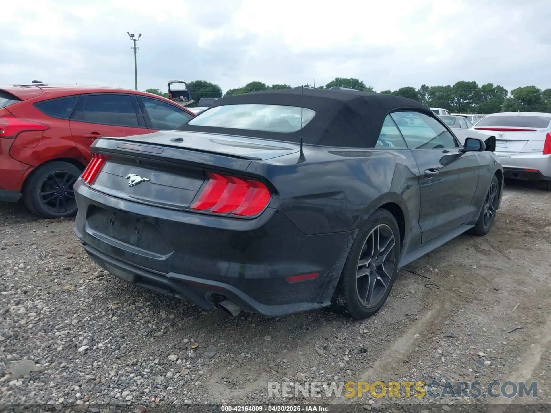 4 Фотография поврежденного автомобиля 1FATP8UH2M5120226 FORD MUSTANG 2021