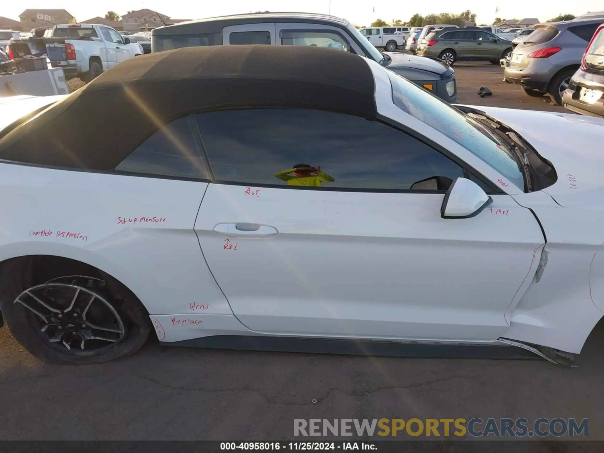 12 Фотография поврежденного автомобиля 1FATP8UH2M5120338 FORD MUSTANG 2021