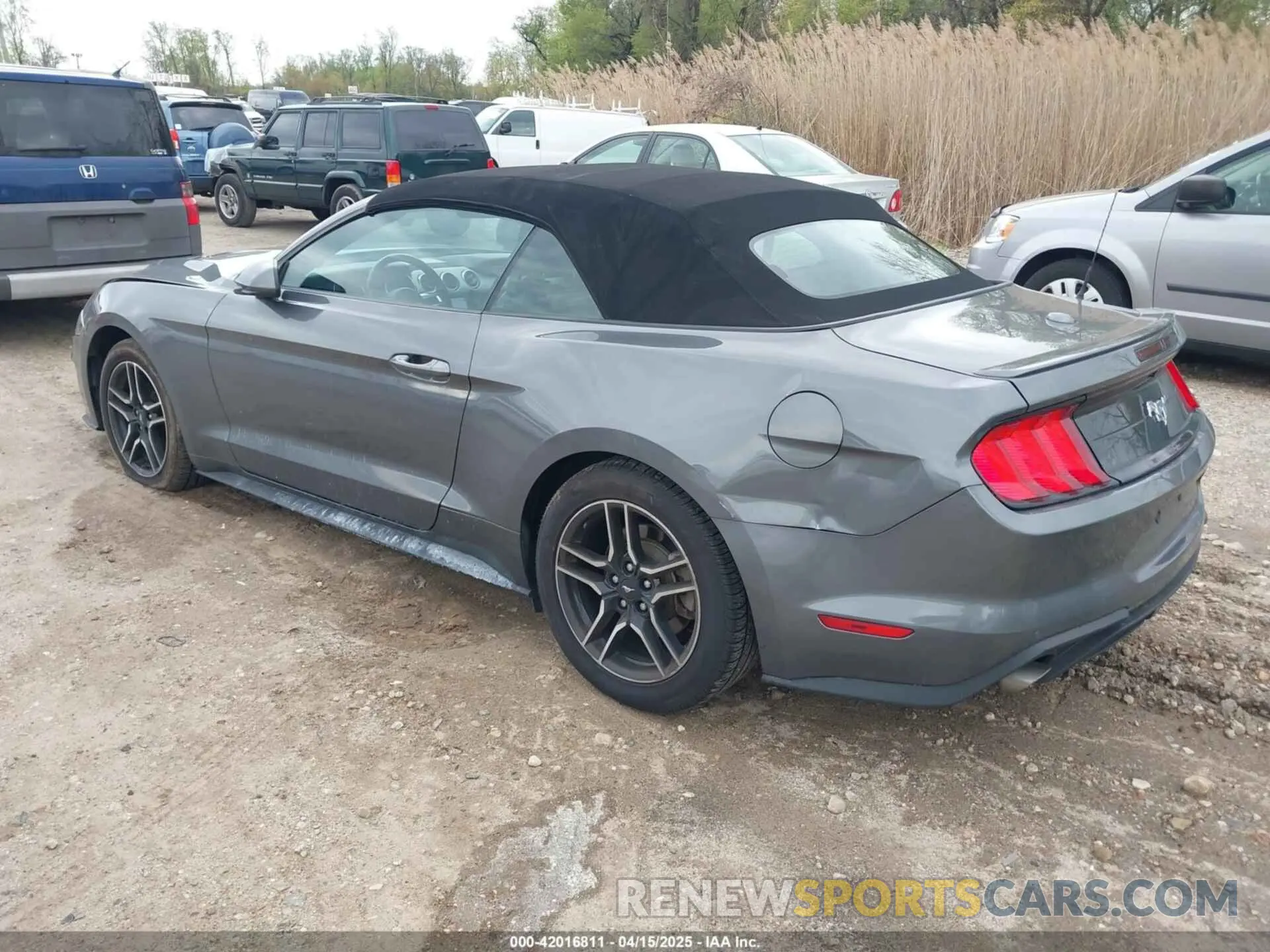 3 Photograph of a damaged car 1FATP8UH3M5130277 FORD MUSTANG 2021