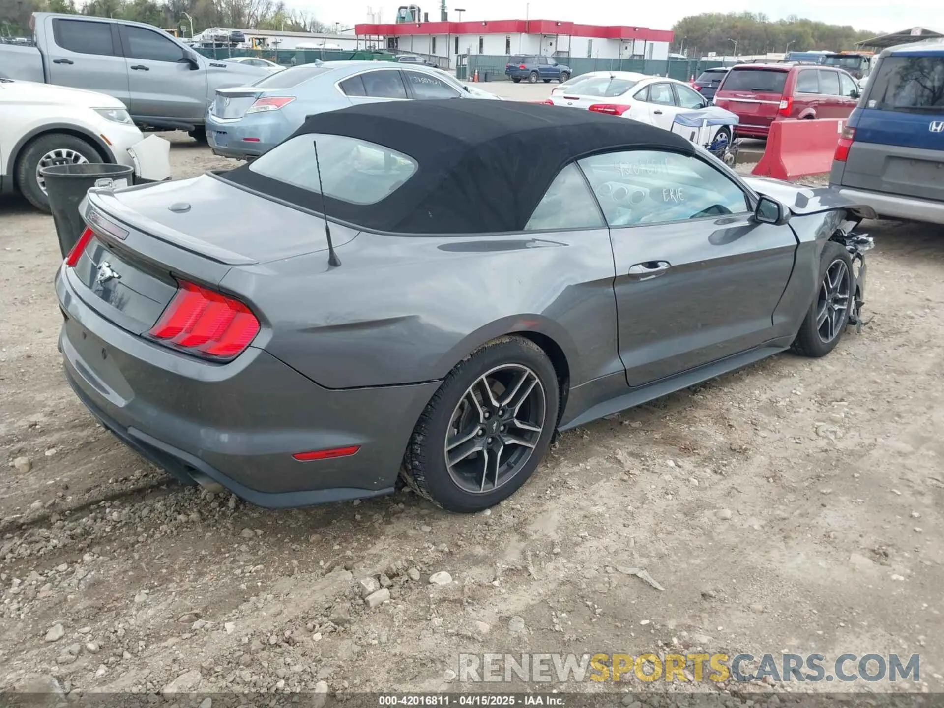 4 Photograph of a damaged car 1FATP8UH3M5130277 FORD MUSTANG 2021
