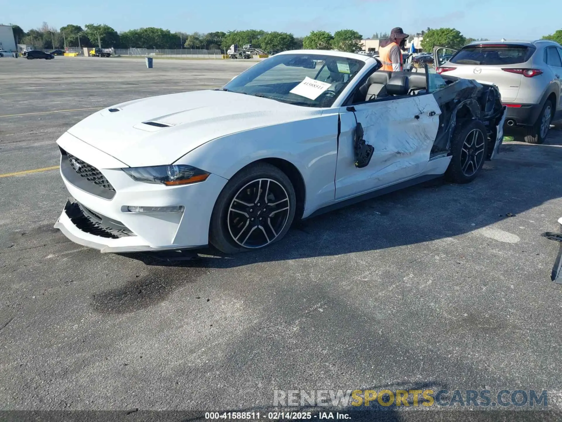 2 Фотография поврежденного автомобиля 1FATP8UH9M5104301 FORD MUSTANG 2021