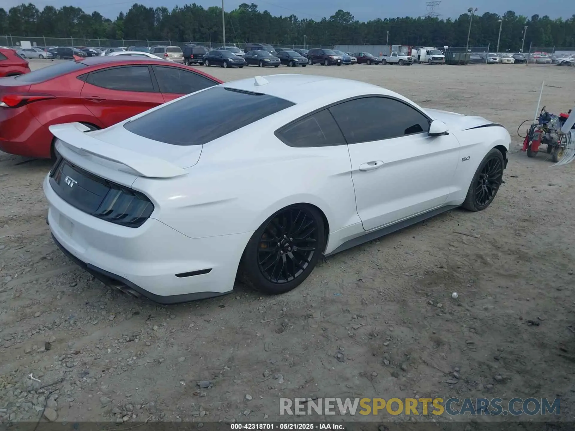 4 Photograph of a damaged car 1FA6P8CF1N5120958 FORD MUSTANG 2022