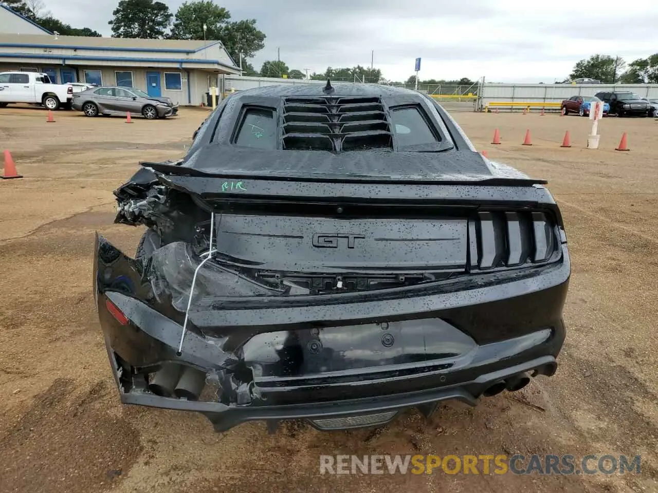 6 Фотография поврежденного автомобиля 1FA6P8CF1N5142135 FORD MUSTANG 2022