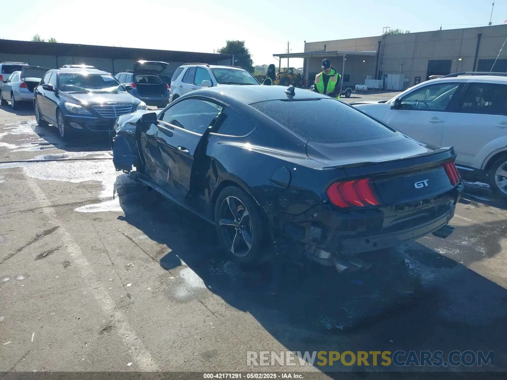 3 Фотография поврежденного автомобиля 1FA6P8CF6N5135181 FORD MUSTANG 2022