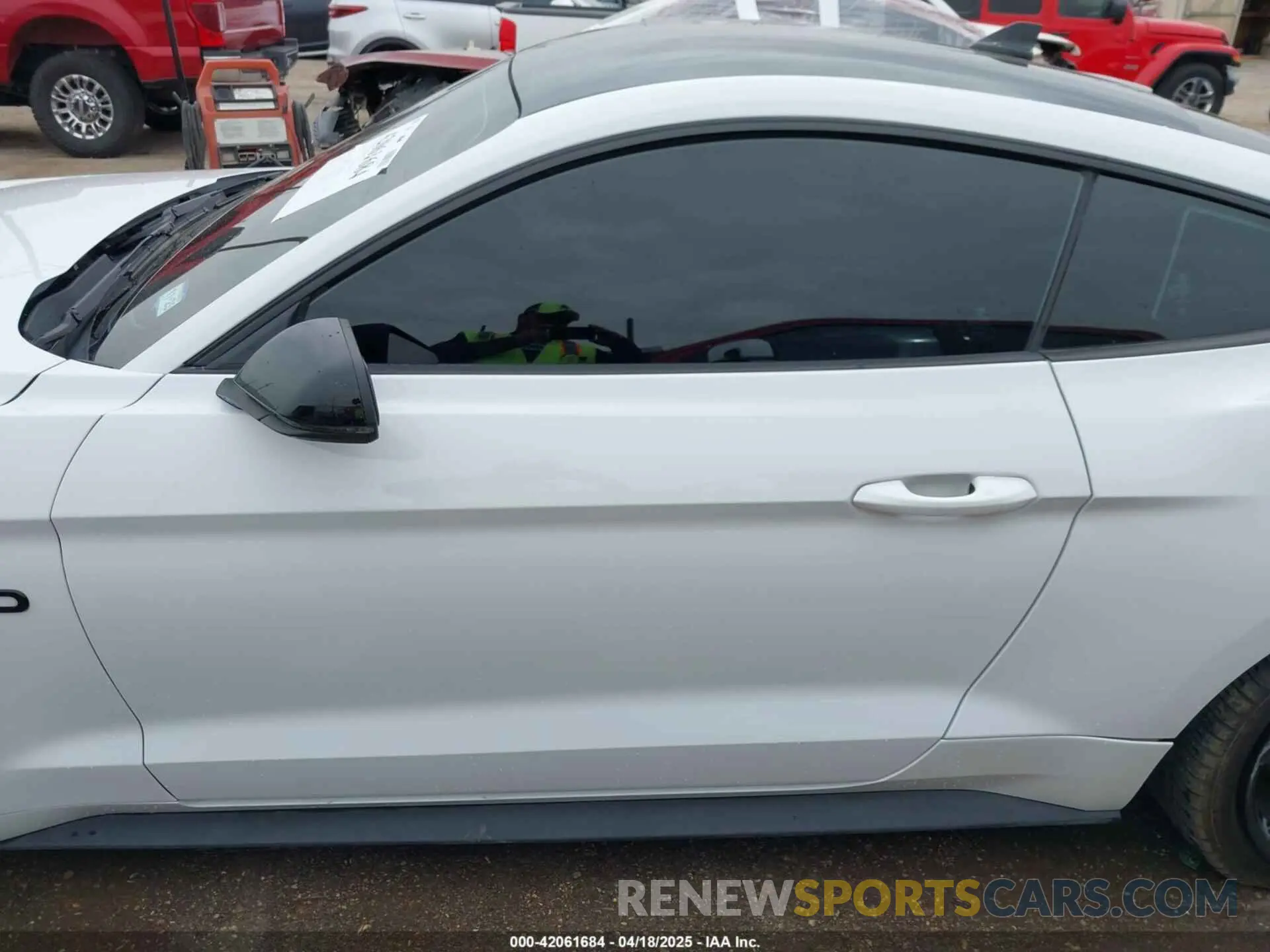 14 Photograph of a damaged car 1FA6P8CF8N5109343 FORD MUSTANG 2022
