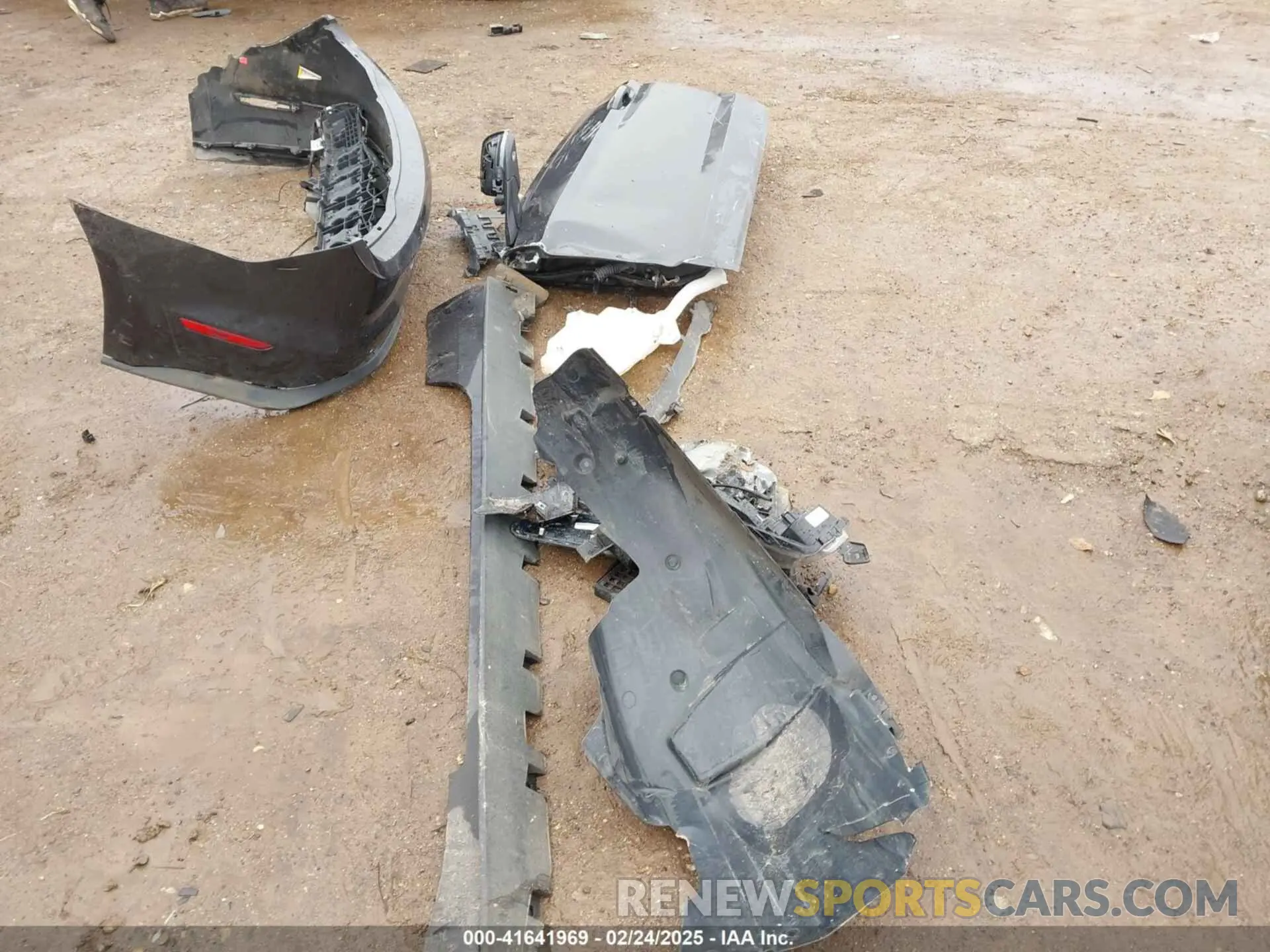 11 Photograph of a damaged car 1FA6P8CF9N5130220 FORD MUSTANG 2022