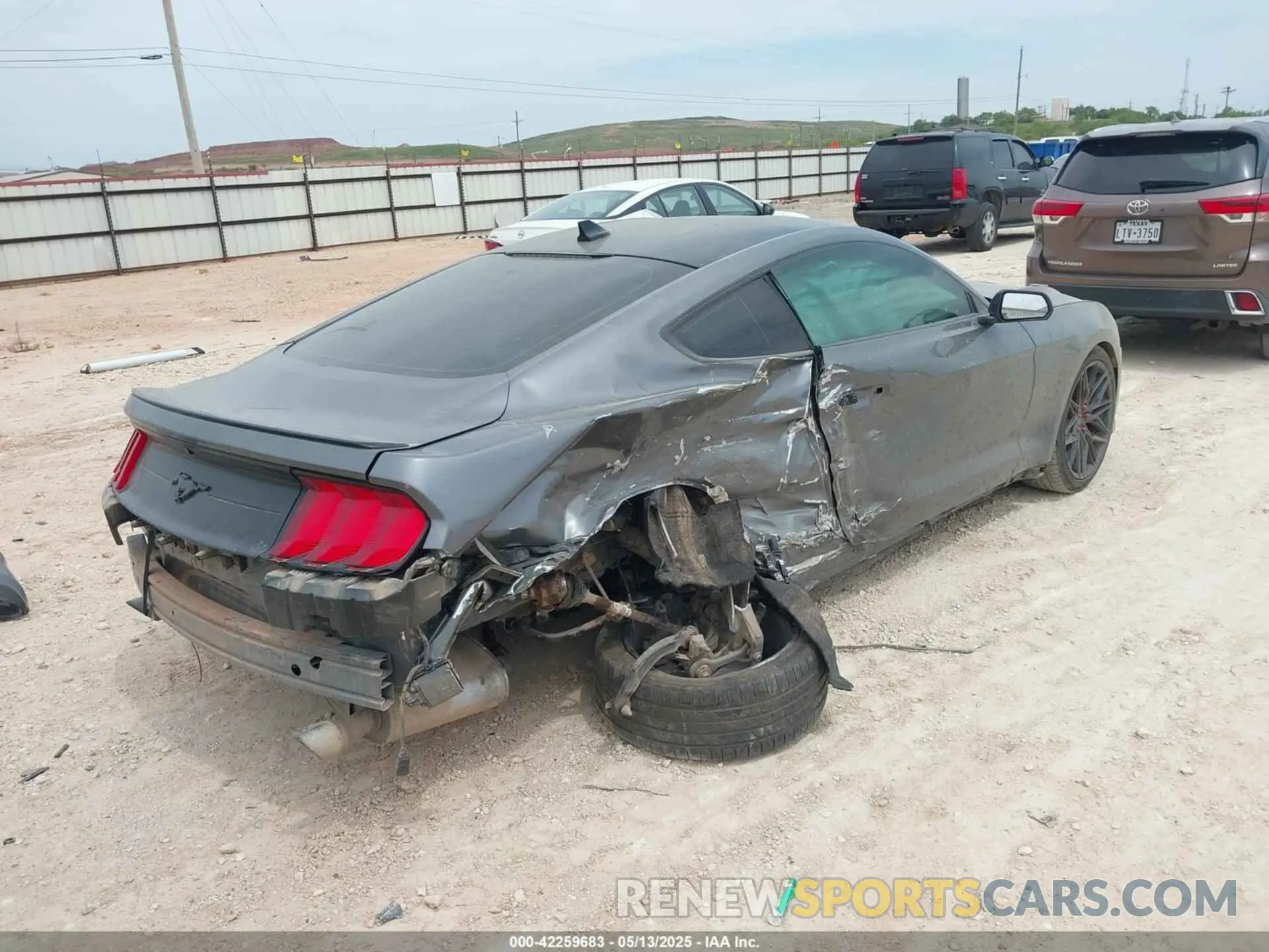 4 Photograph of a damaged car 1FA6P8TH2N5139990 FORD MUSTANG 2022