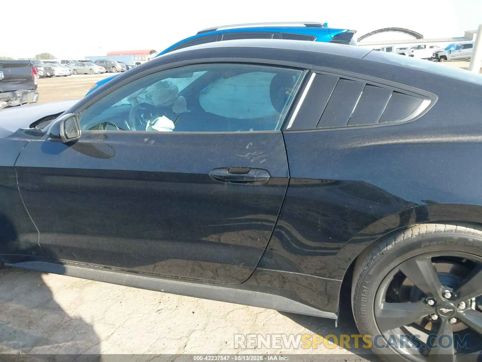 14 Photograph of a damaged car 1FA6P8TH3N5122423 FORD MUSTANG 2022