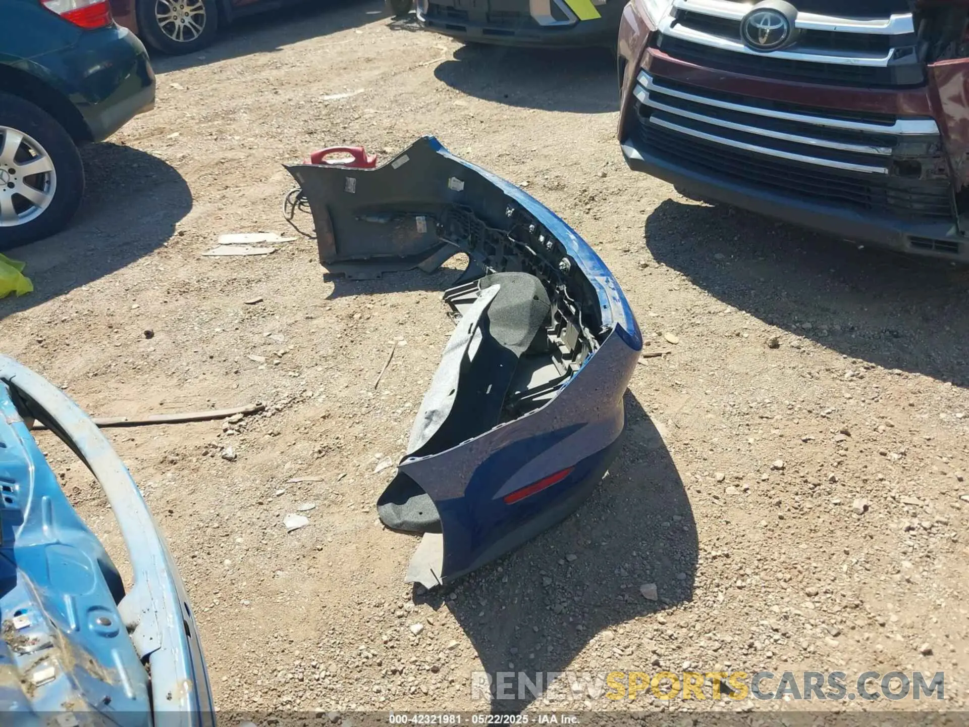 12 Photograph of a damaged car 1FA6P8TH3N5126326 FORD MUSTANG 2022