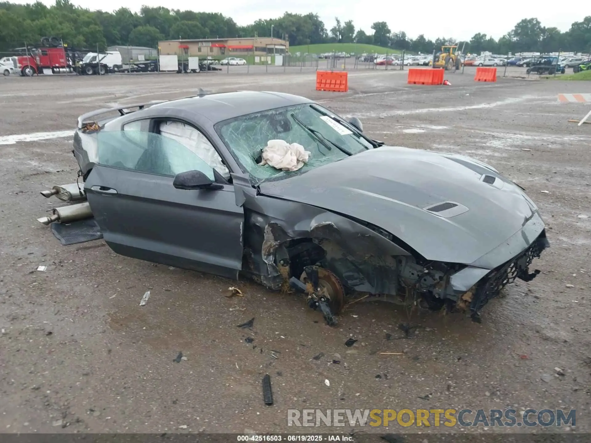 6 Photograph of a damaged car 1FA6P8TH5N5150143 FORD MUSTANG 2022