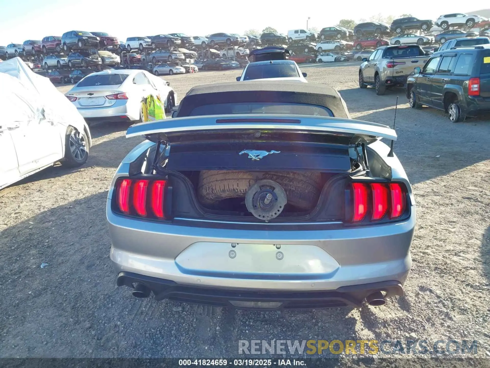16 Photograph of a damaged car 1FATP8UH2N5103167 FORD MUSTANG 2022