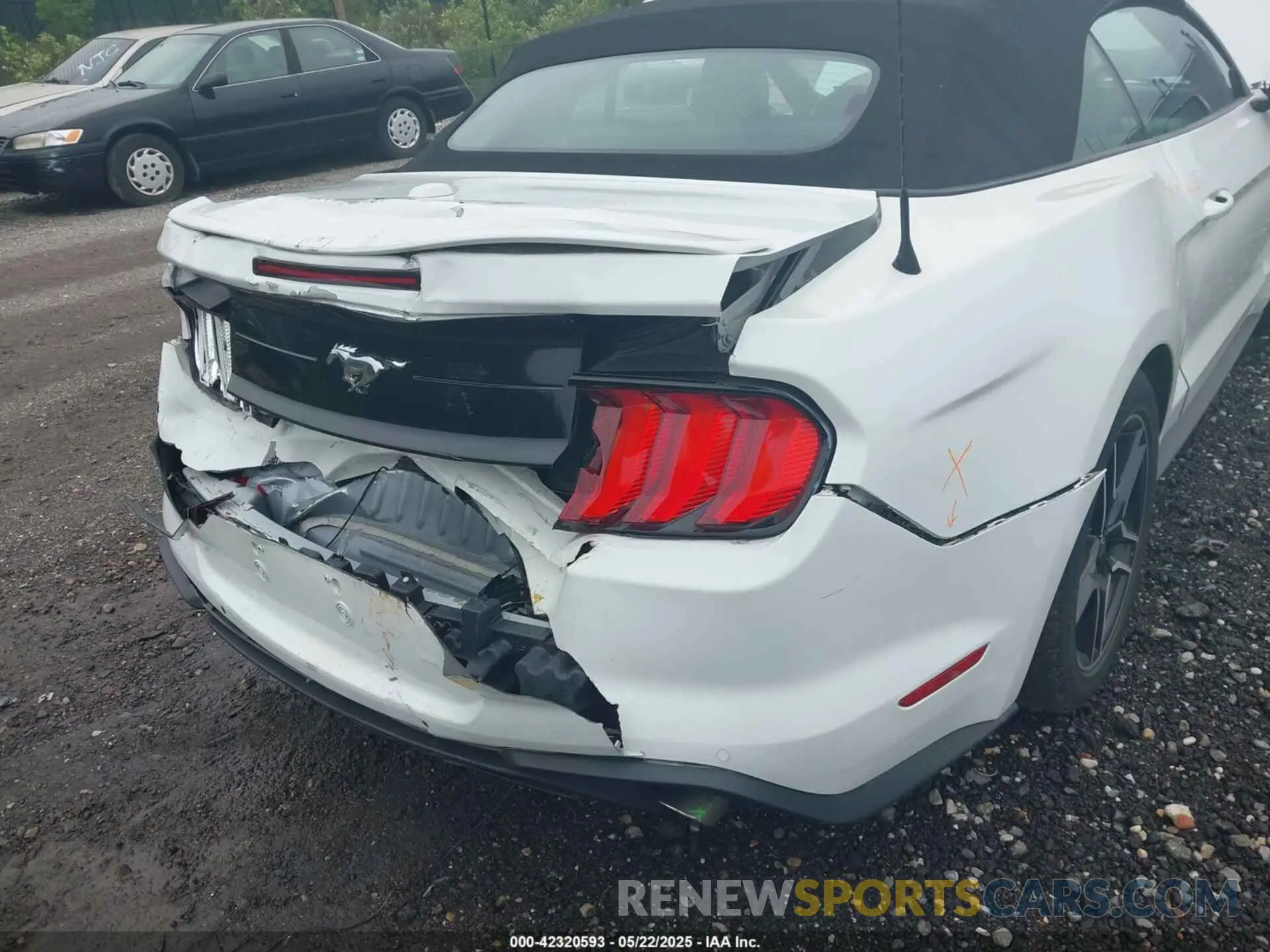 18 Фотография поврежденного автомобиля 1FATP8UH3N5104988 FORD MUSTANG 2022