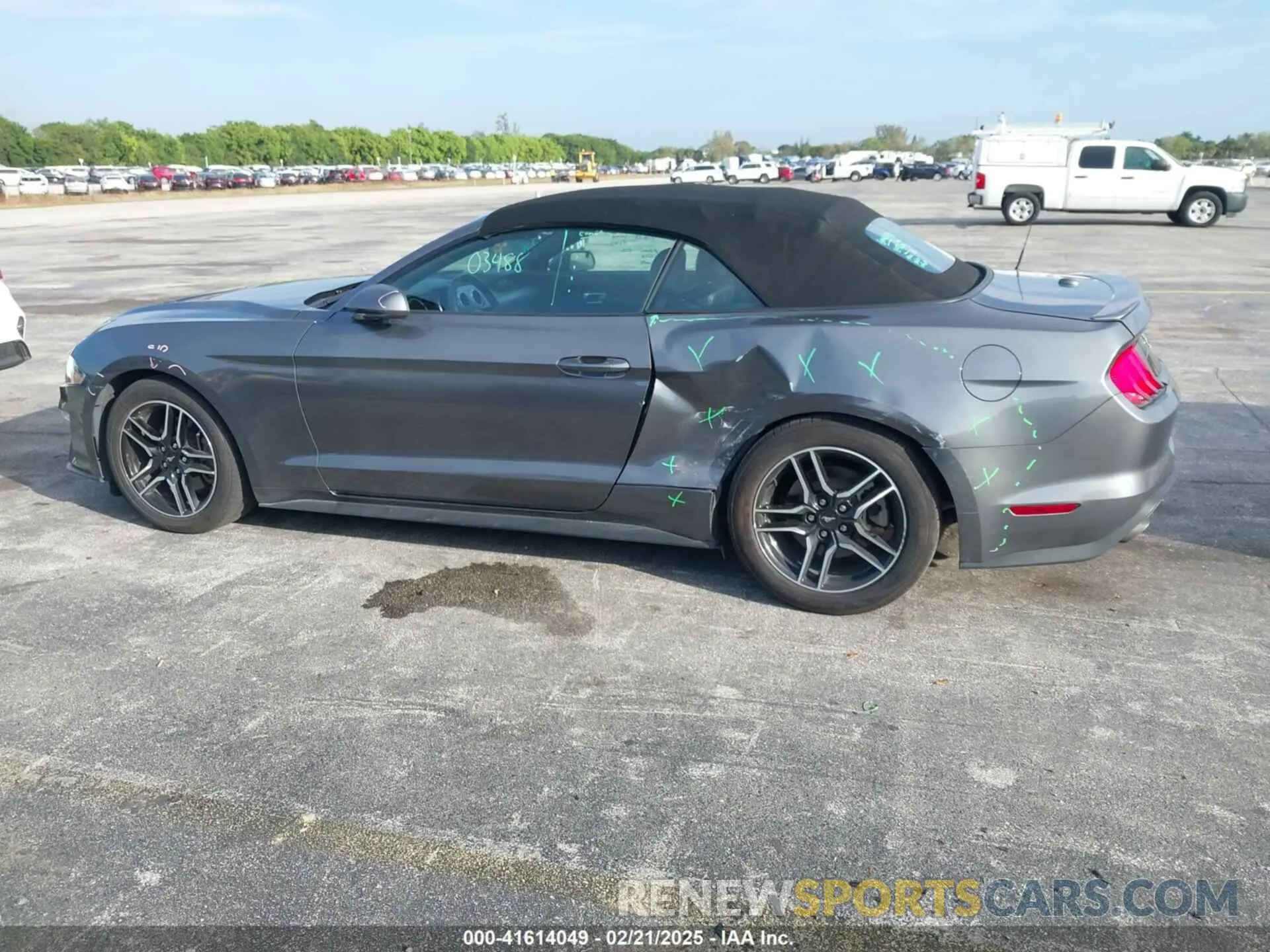 14 Photograph of a damaged car 1FATP8UH5N5104538 FORD MUSTANG 2022