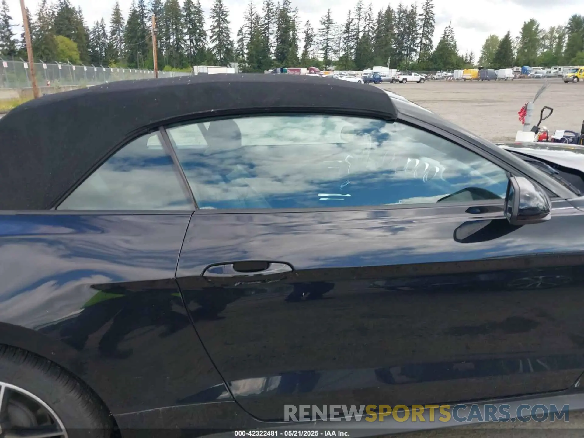 13 Photograph of a damaged car 1FATP8UH7N5124631 FORD MUSTANG 2022