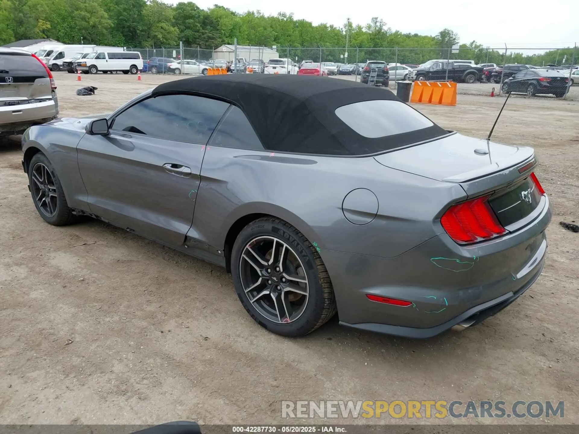 3 Фотография поврежденного автомобиля 1FATP8UH8N5106560 FORD MUSTANG 2022