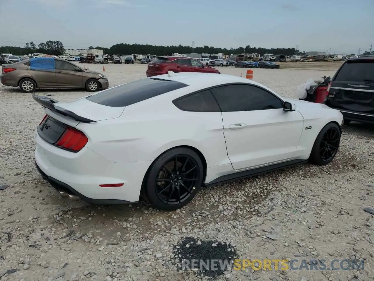 3 Фотография поврежденного автомобиля 1FA6P8CF1P5301657 FORD MUSTANG 2023