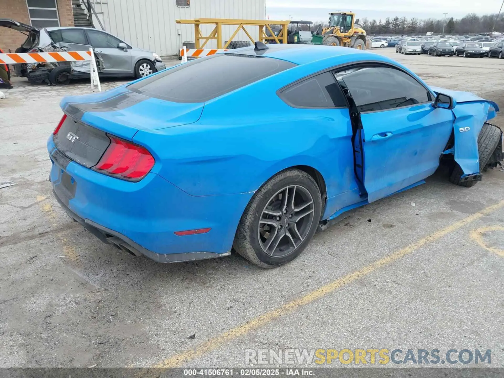 4 Photograph of a damaged car 1FA6P8CF3P5304351 FORD MUSTANG 2023
