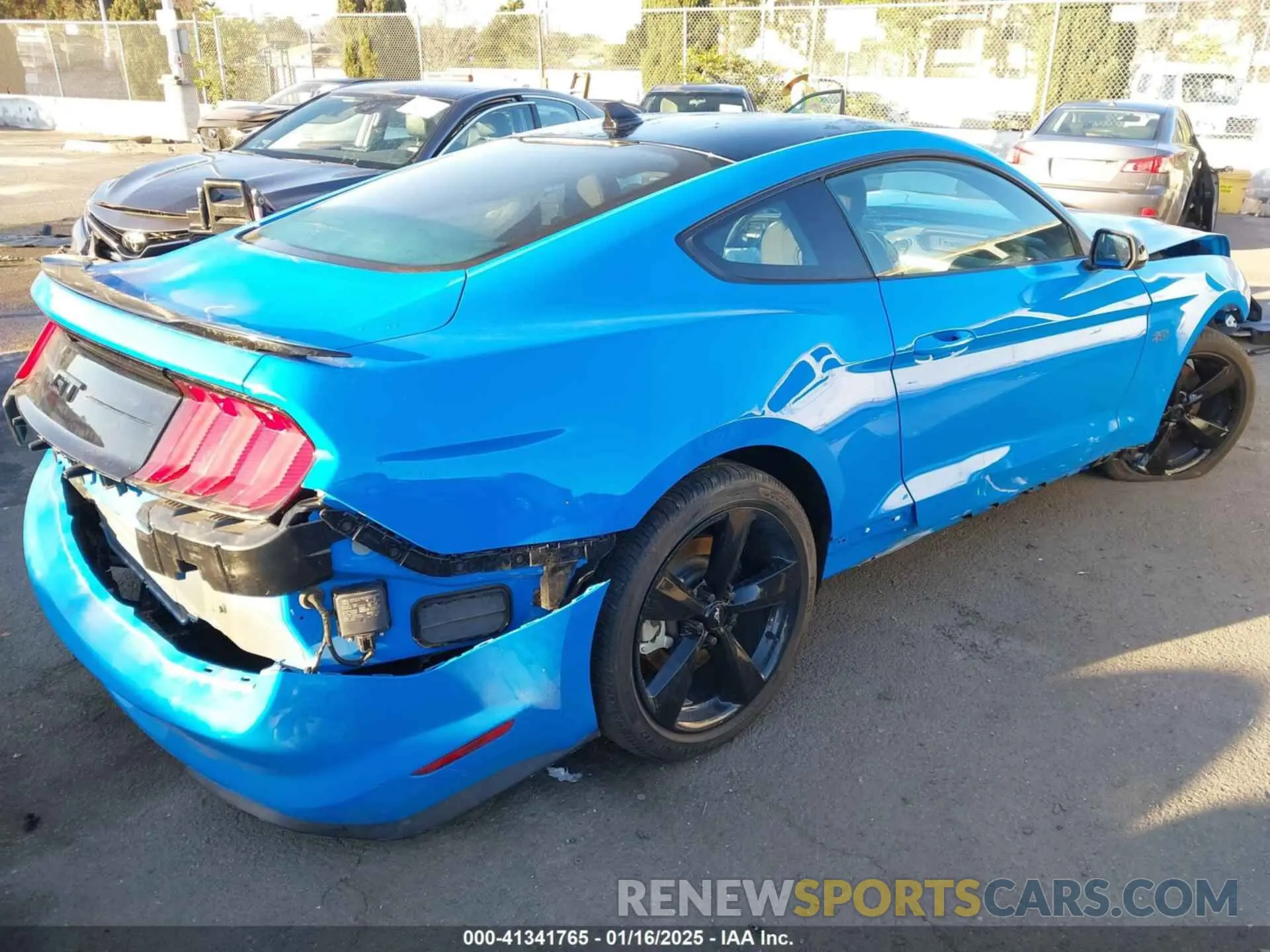 4 Фотография поврежденного автомобиля 1FA6P8CF4P5306853 FORD MUSTANG 2023