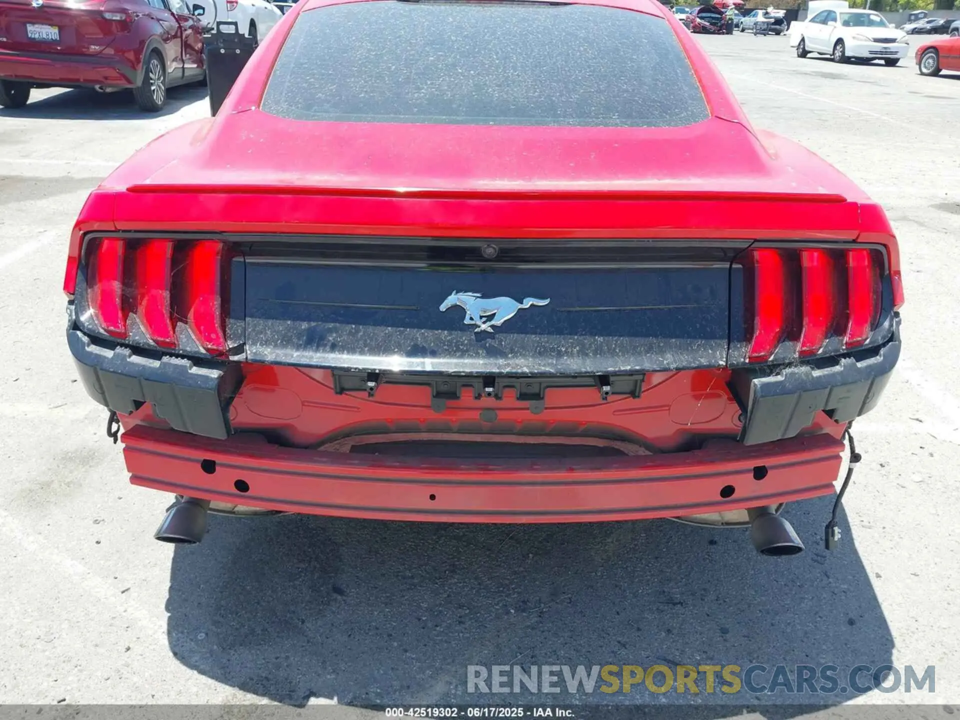 19 Photograph of a damaged car 1FA6P8TH2P5109651 FORD MUSTANG 2023