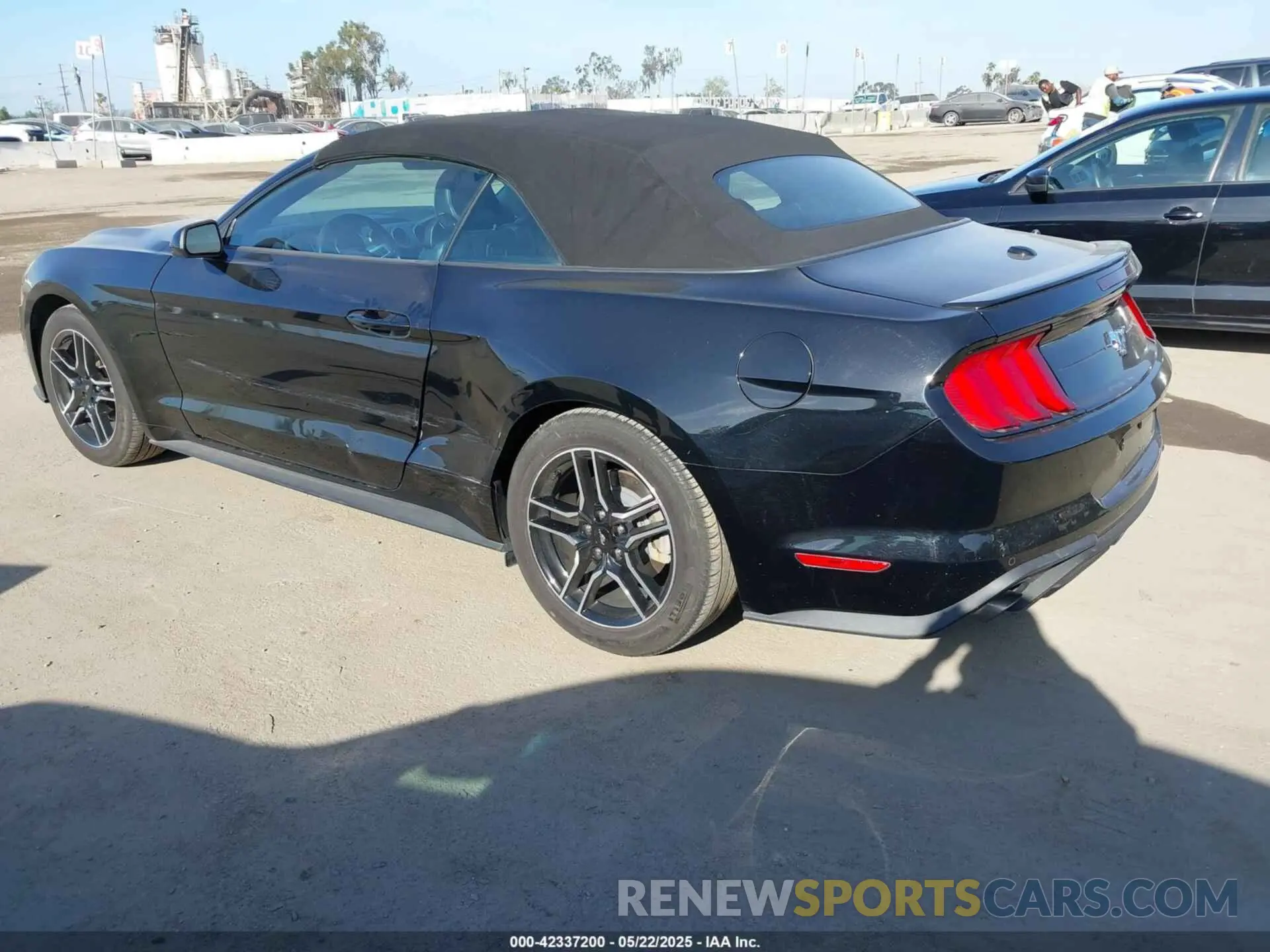 3 Photograph of a damaged car 1FATP8UH5P5103747 FORD MUSTANG 2023