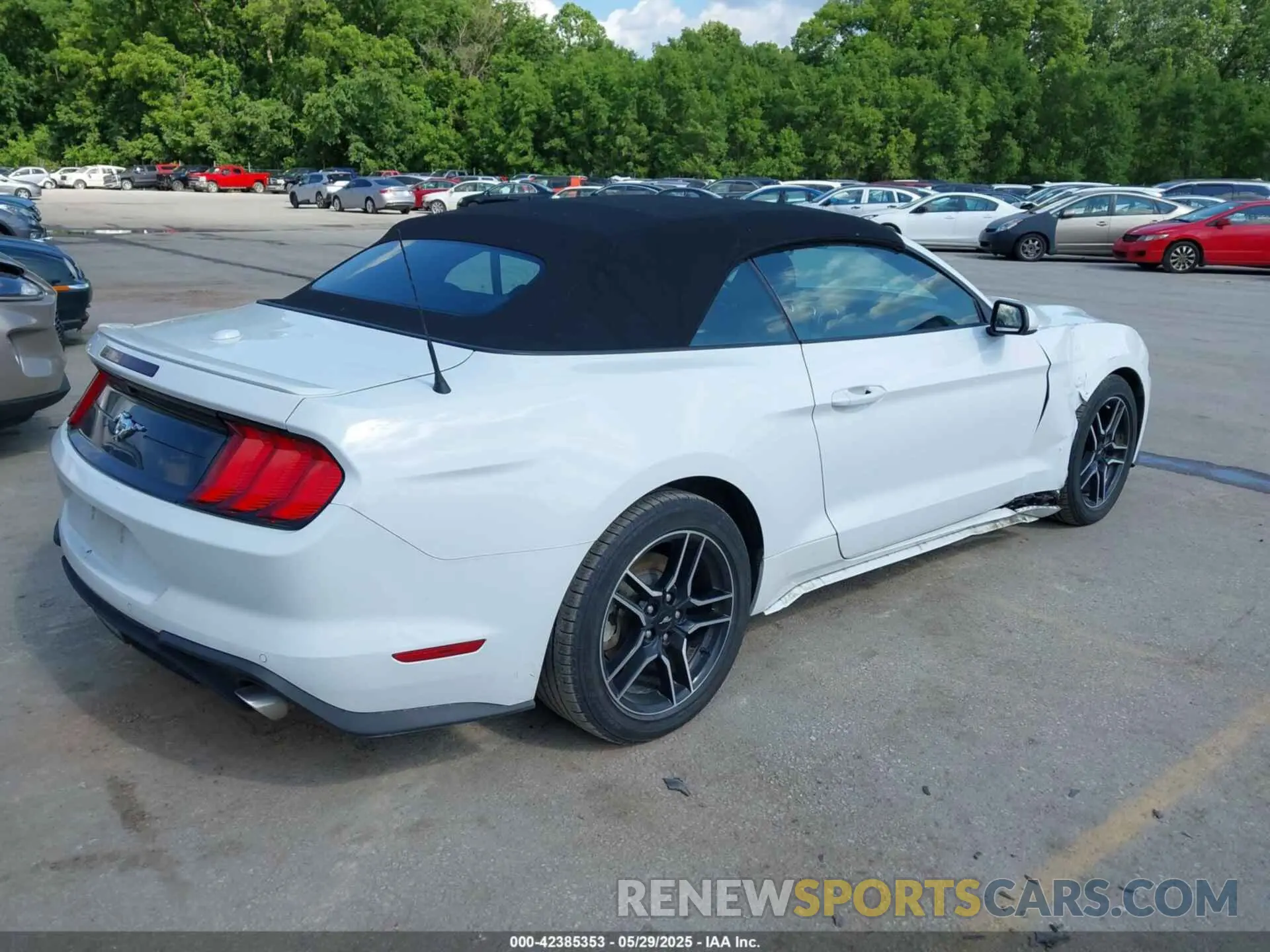 4 Фотография поврежденного автомобиля 1FATP8UH9P5103184 FORD MUSTANG 2023