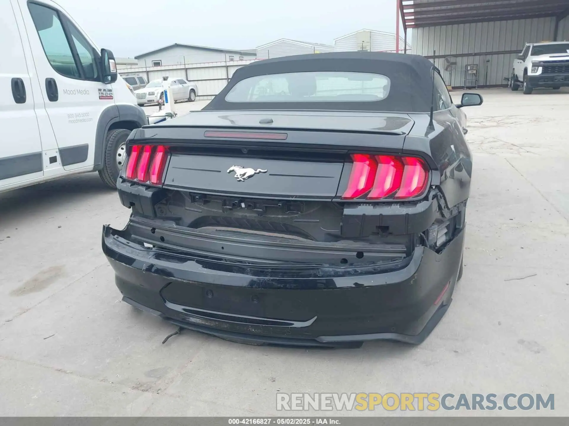 17 Photograph of a damaged car 1FATP8UH9P5103685 FORD MUSTANG 2023