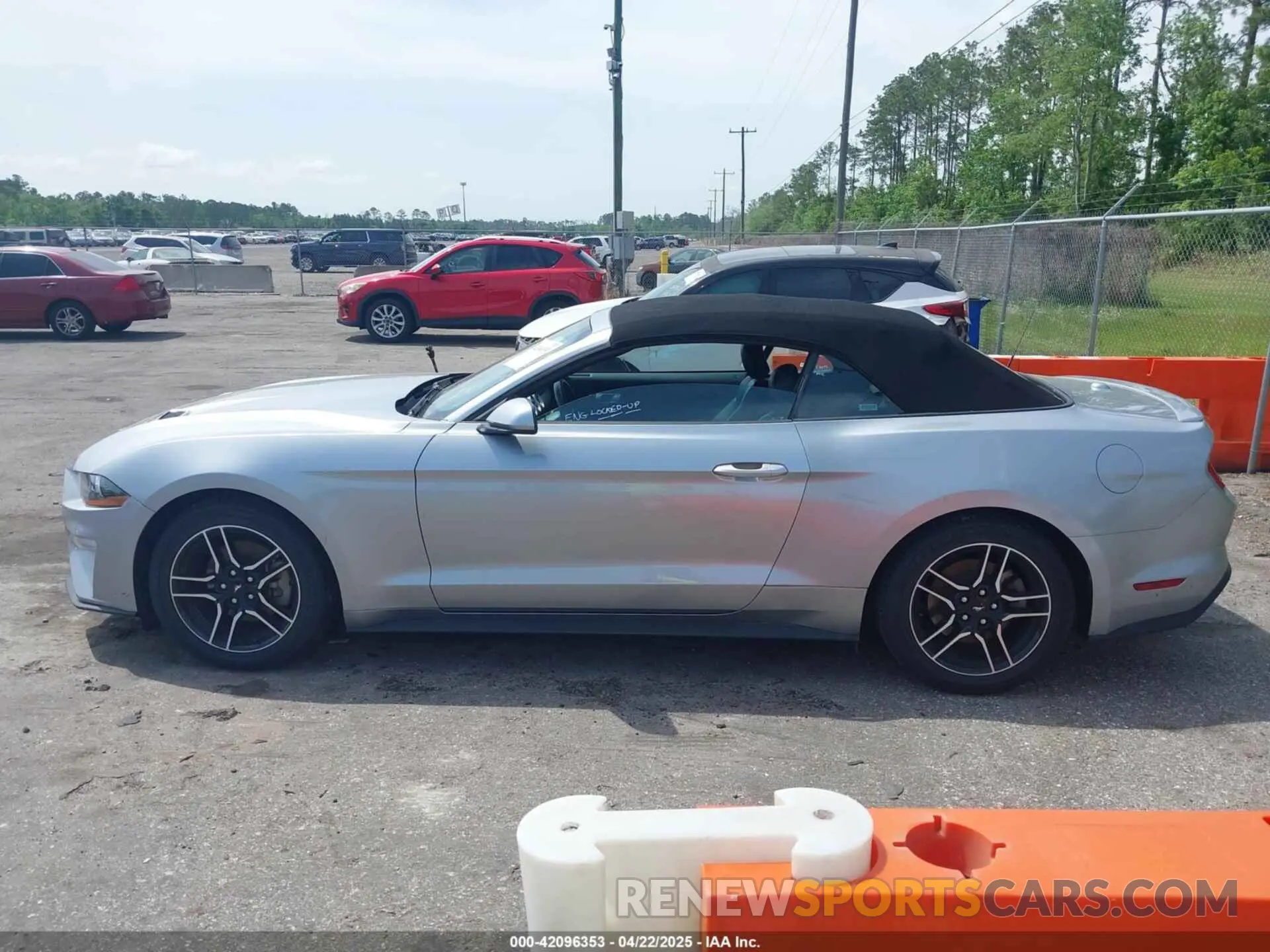 14 Photograph of a damaged car 1FATP8UH9P5105355 FORD MUSTANG 2023