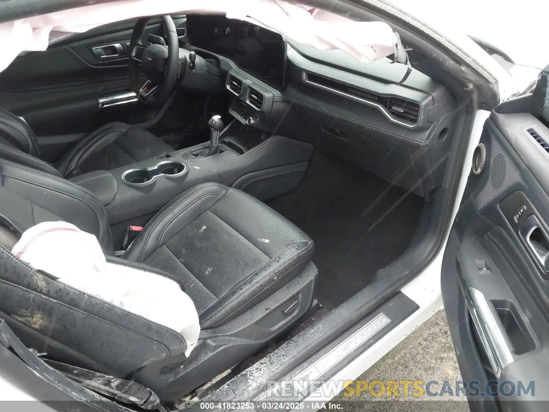 5 Photograph of a damaged car 1FA6P8CF1R5414818 FORD MUSTANG 2024