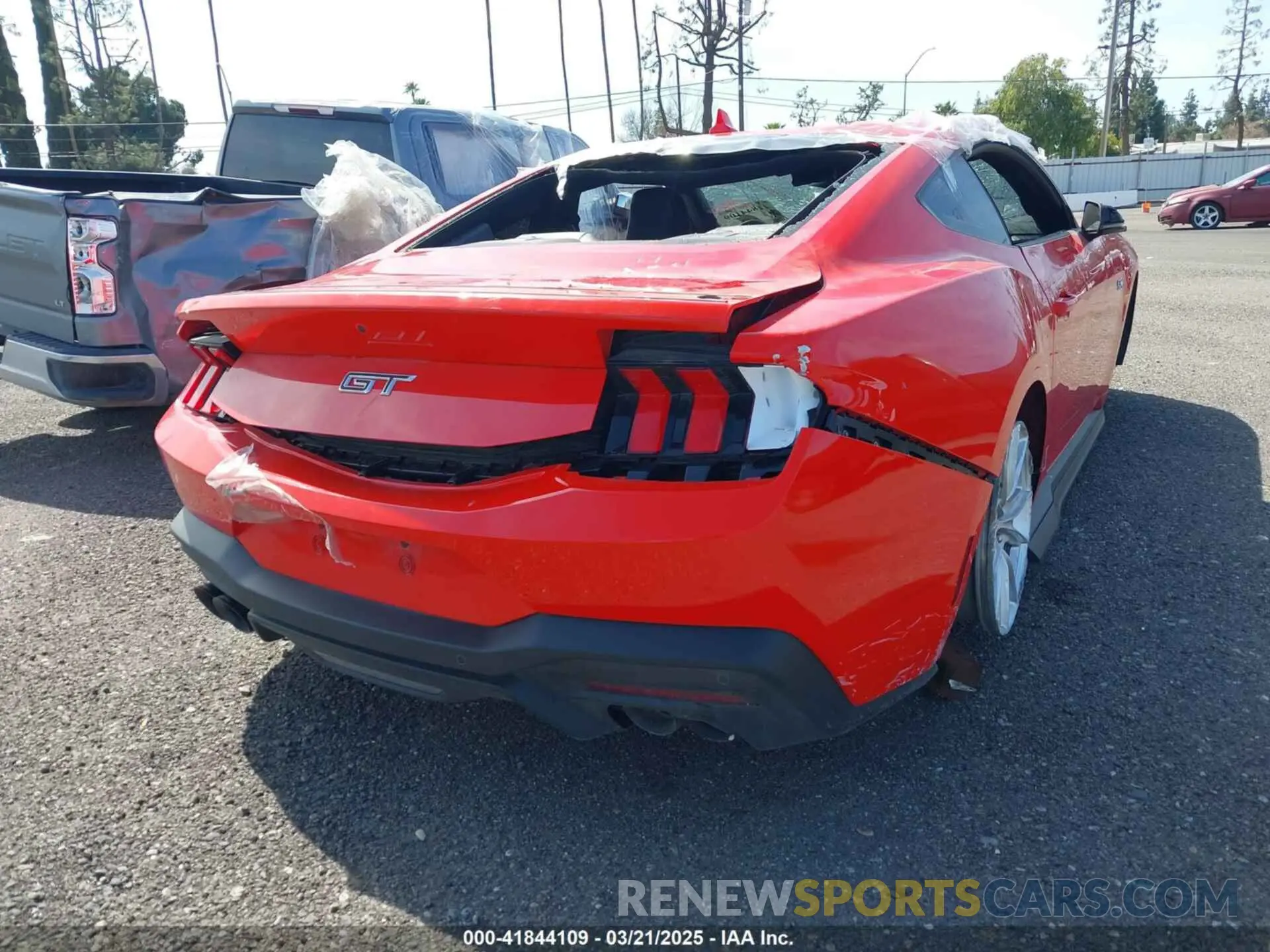 4 Photograph of a damaged car 1FA6P8CF4R5400881 FORD MUSTANG 2024