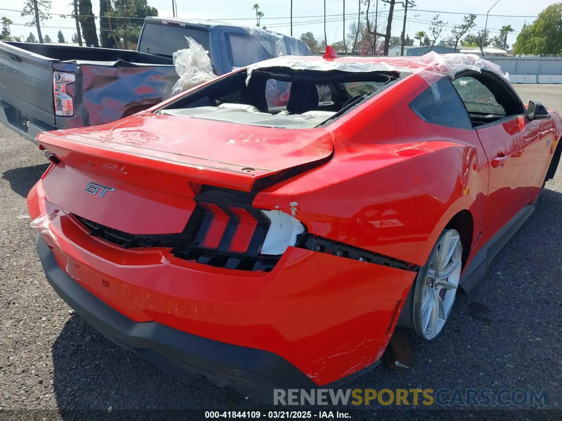 6 Photograph of a damaged car 1FA6P8CF4R5400881 FORD MUSTANG 2024