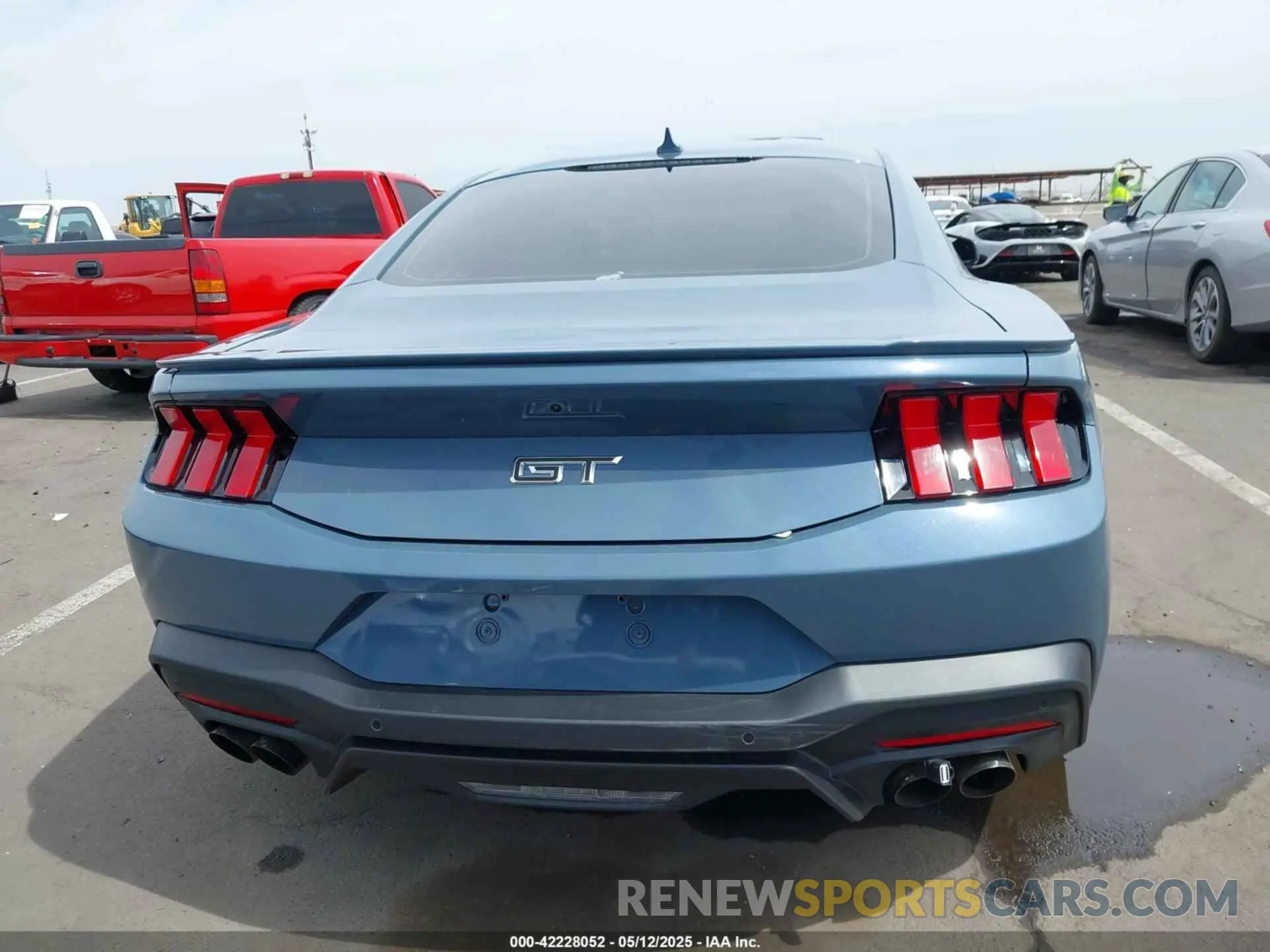 17 Photograph of a damaged car 1FA6P8CF5R5407998 FORD MUSTANG 2024