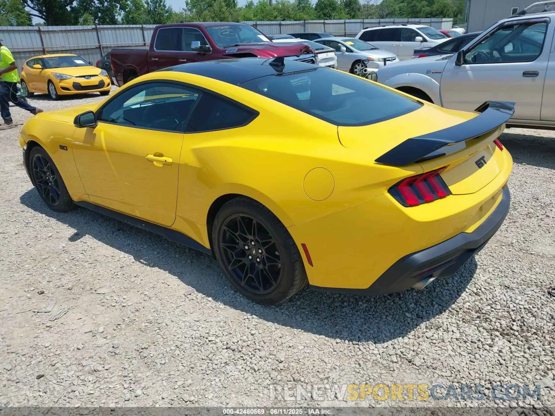 3 Photograph of a damaged car 1FA6P8CF5R5423795 FORD MUSTANG 2024