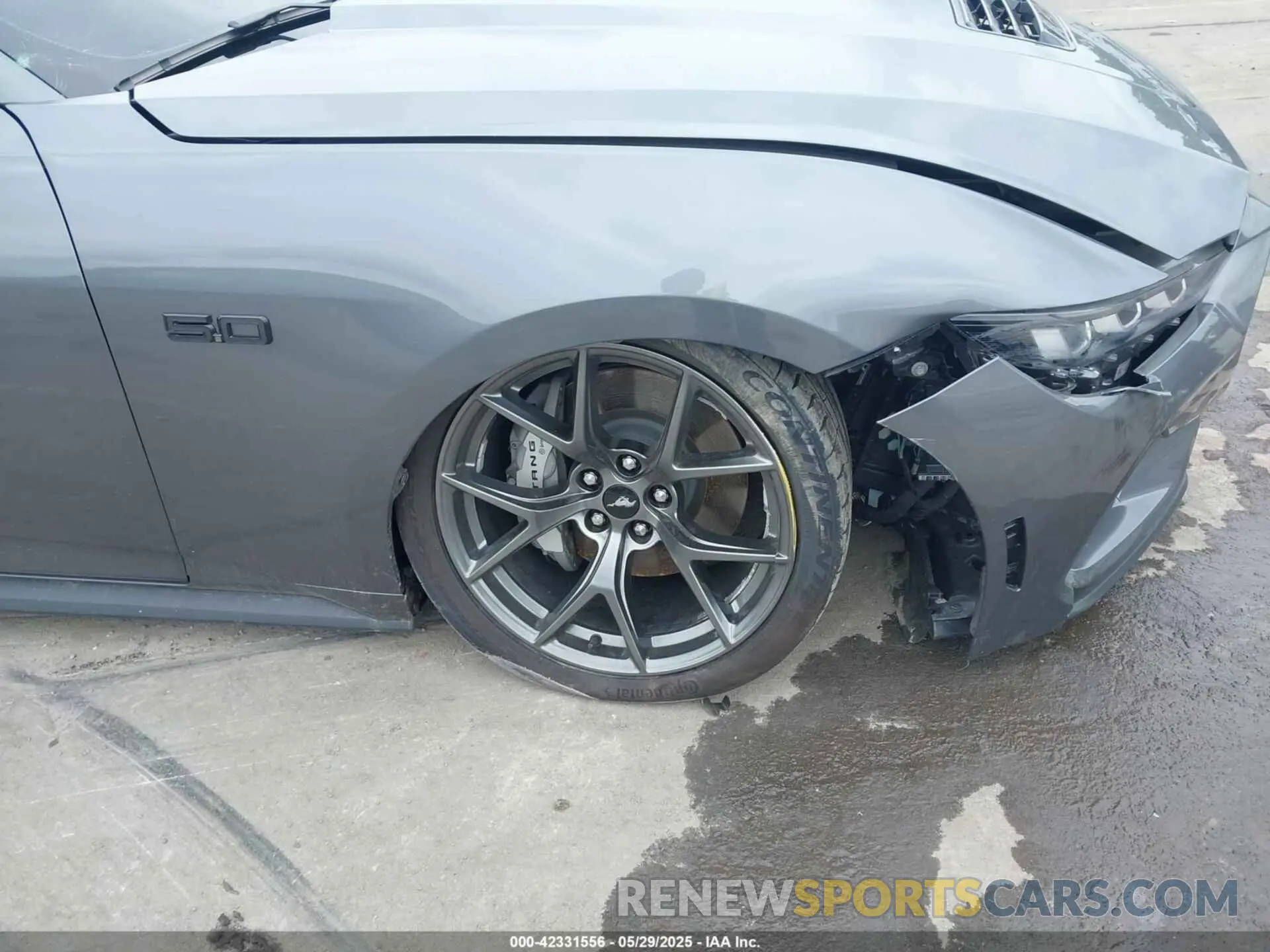 17 Photograph of a damaged car 1FA6P8CF8R5411835 FORD MUSTANG 2024