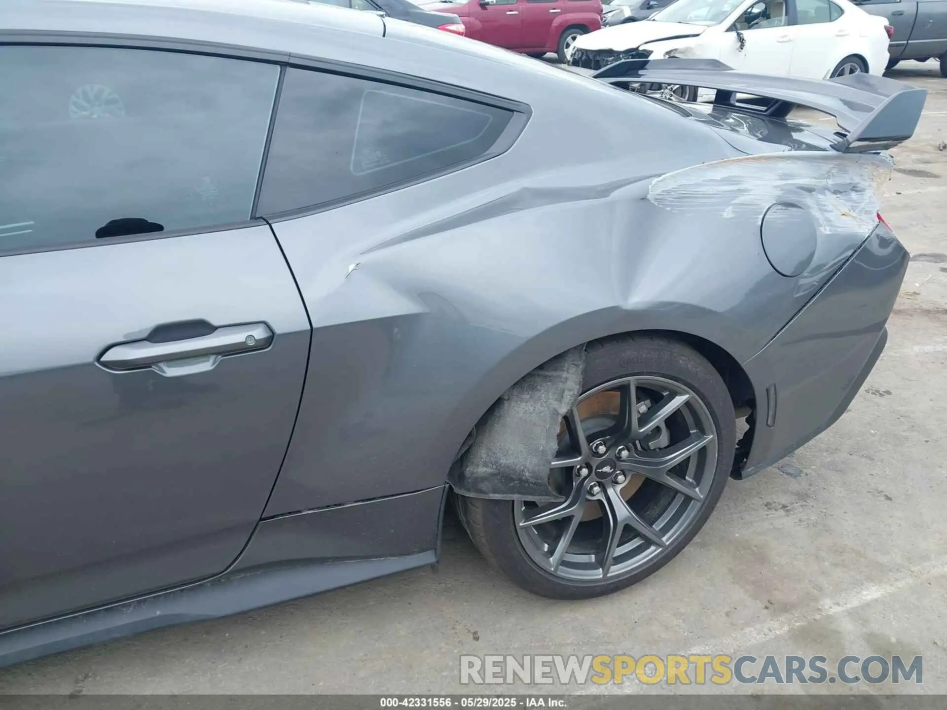 18 Photograph of a damaged car 1FA6P8CF8R5411835 FORD MUSTANG 2024