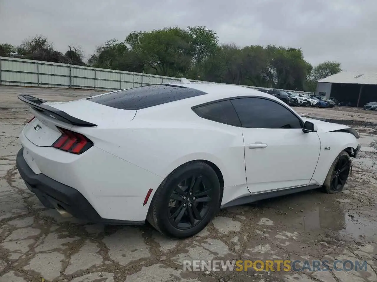 3 Фотография поврежденного автомобиля 1FA6P8CF8R5428697 FORD MUSTANG 2024