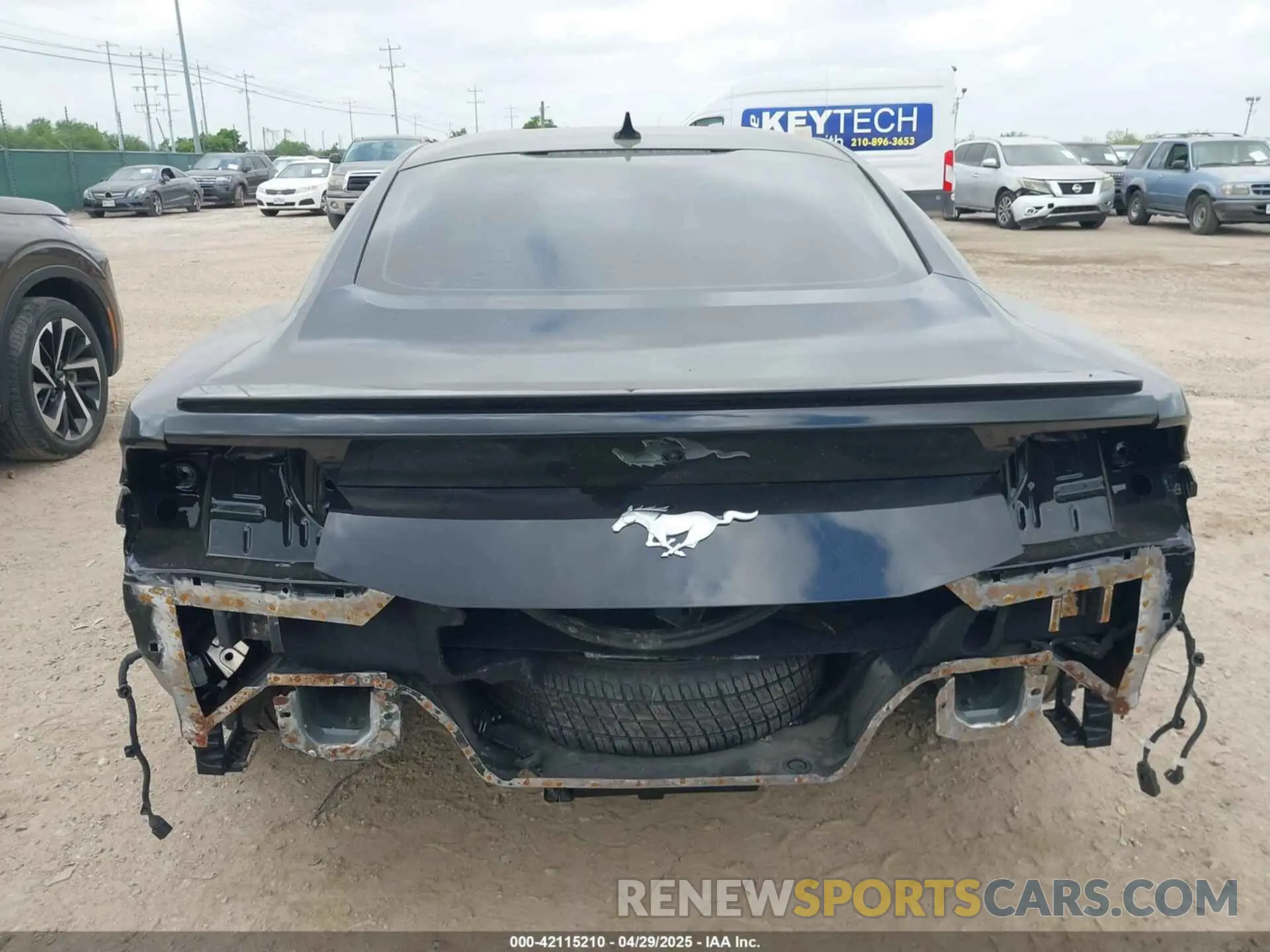 17 Photograph of a damaged car 1FA6P8TH1R5114195 FORD MUSTANG 2024