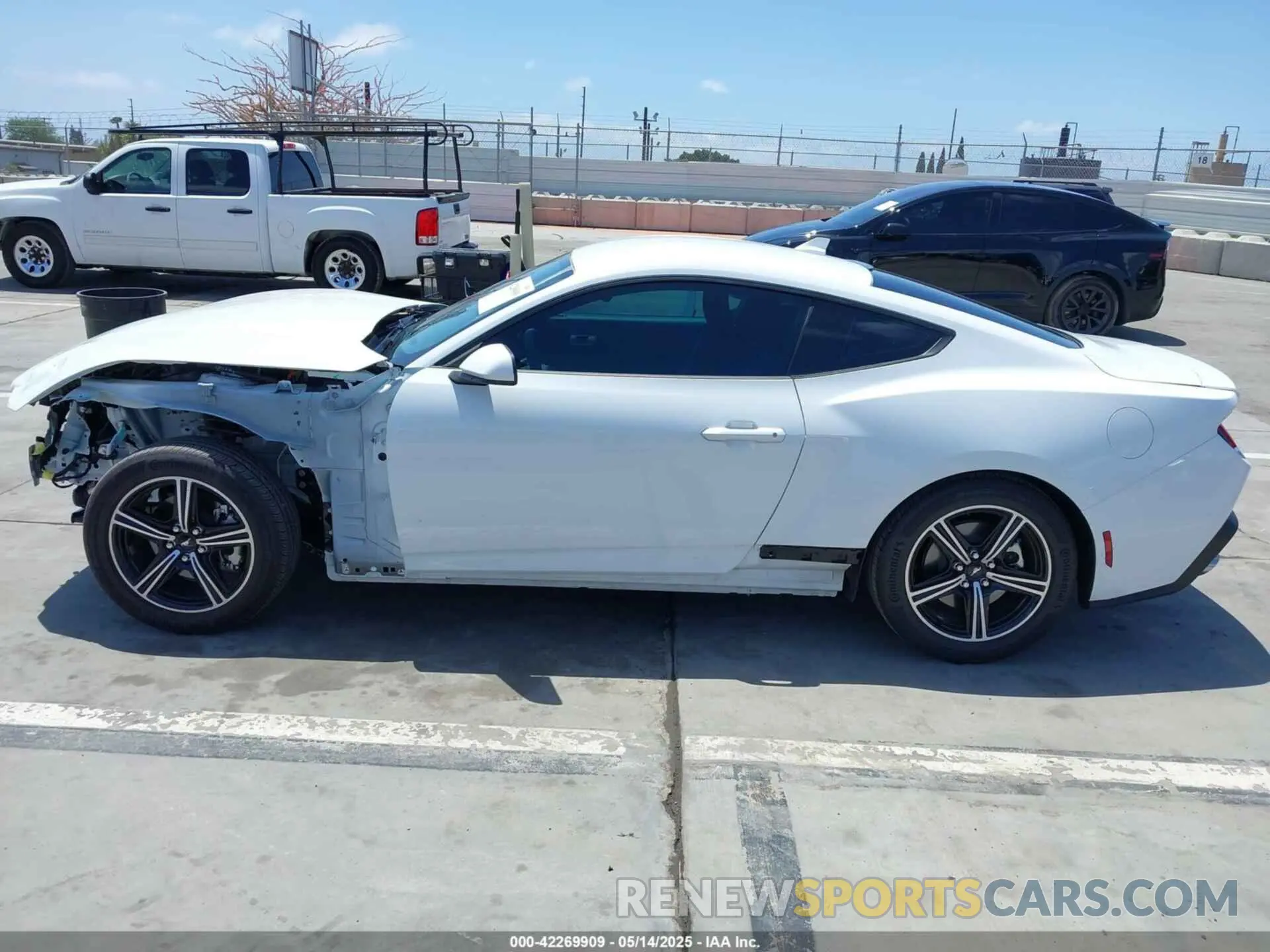 15 Photograph of a damaged car 1FA6P8TH4R5146090 FORD MUSTANG 2024