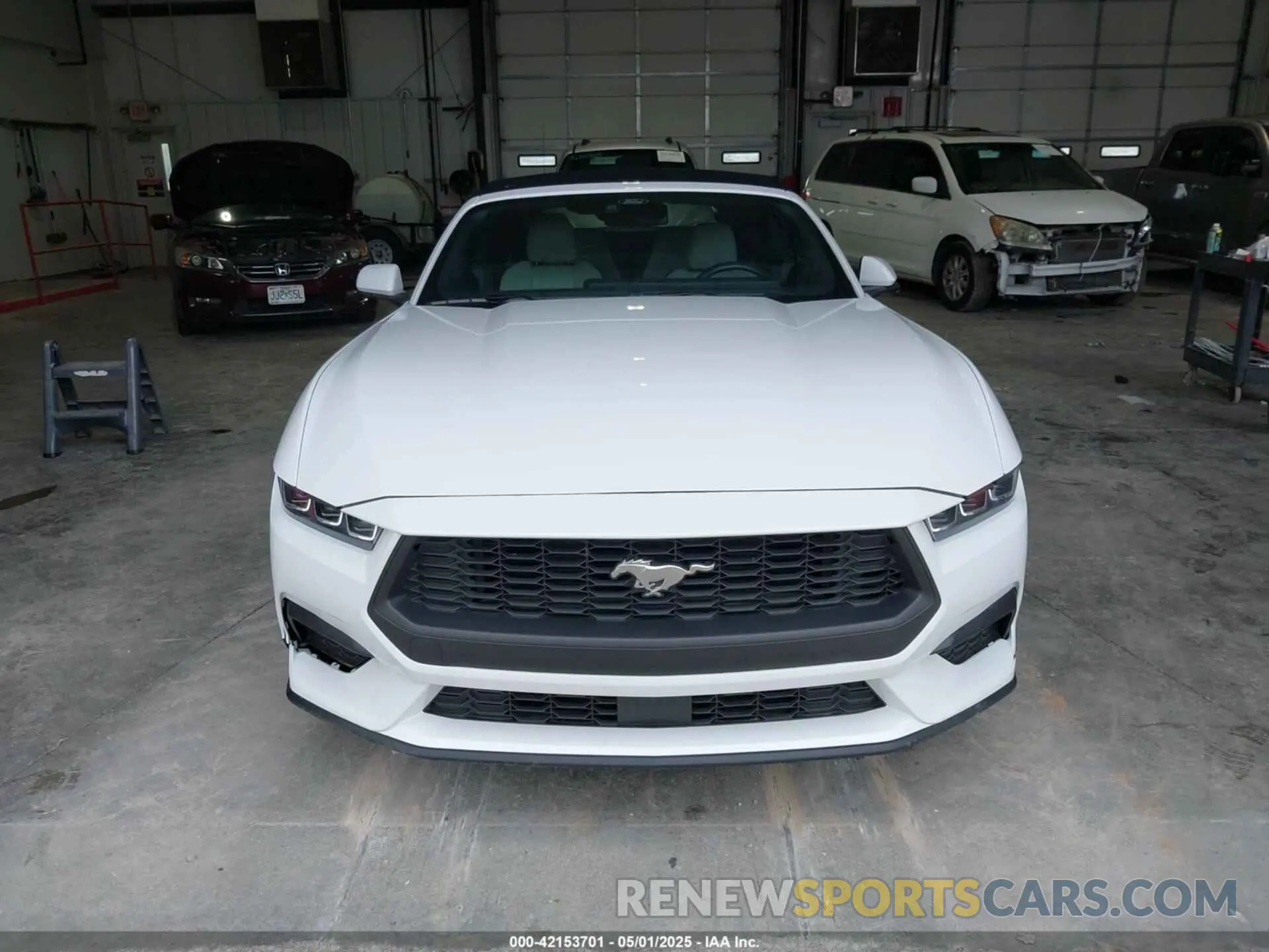 11 Фотография поврежденного автомобиля 1FAGP8UH5R5129527 FORD MUSTANG 2024