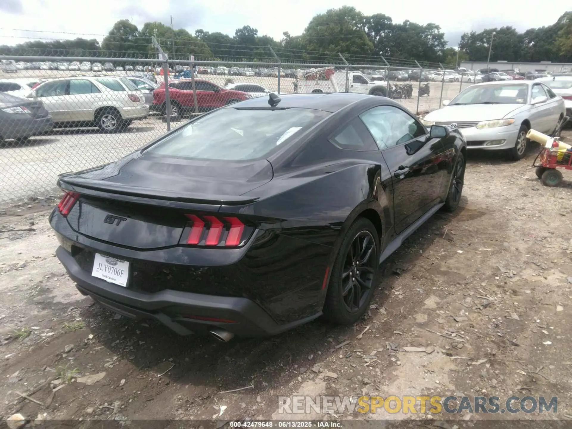 4 Photograph of a damaged car 1FA6P8CF4S5400563 FORD MUSTANG 2025