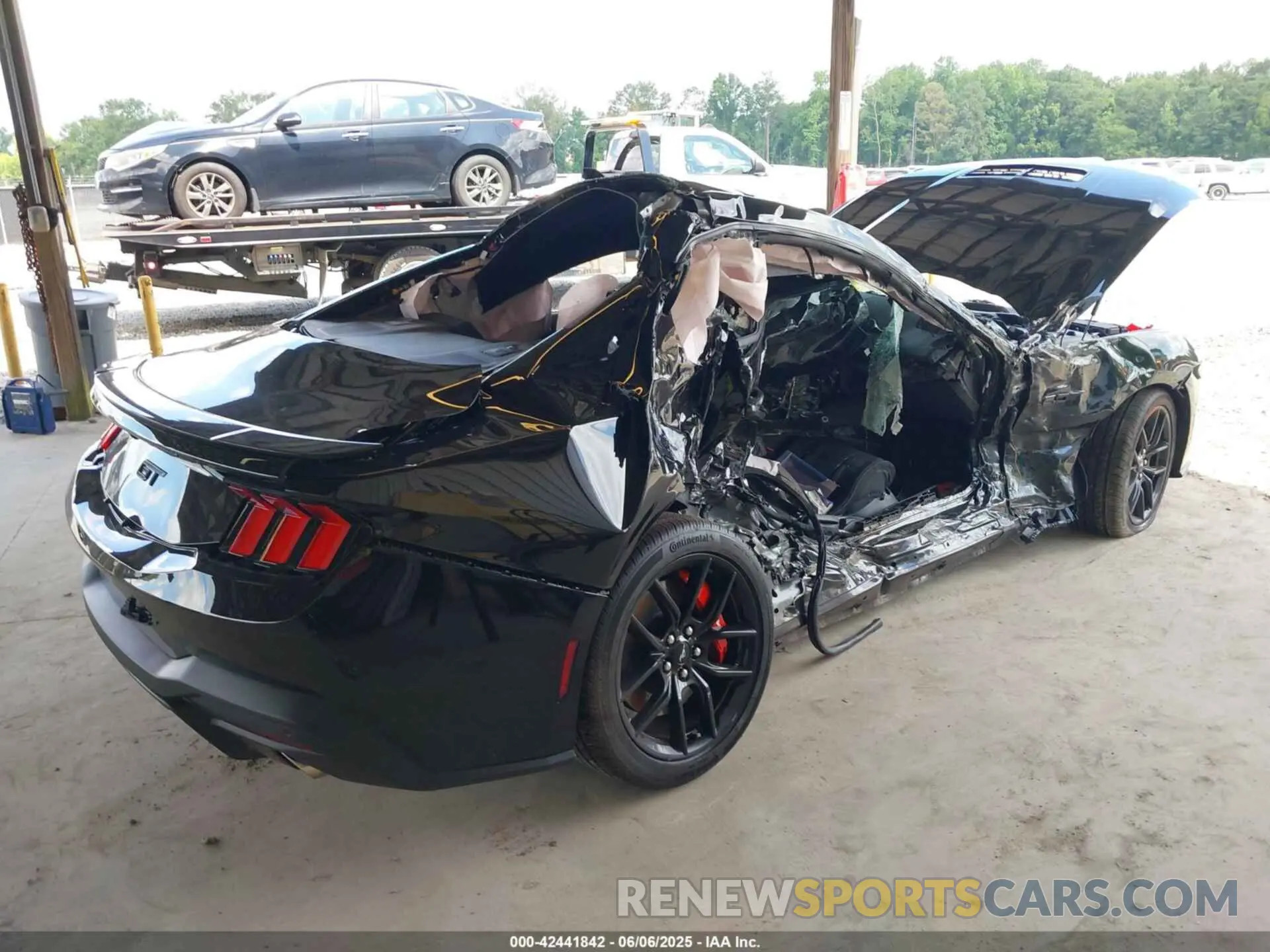 4 Photograph of a damaged car 1FA6P8CF7S5400976 FORD MUSTANG 2025