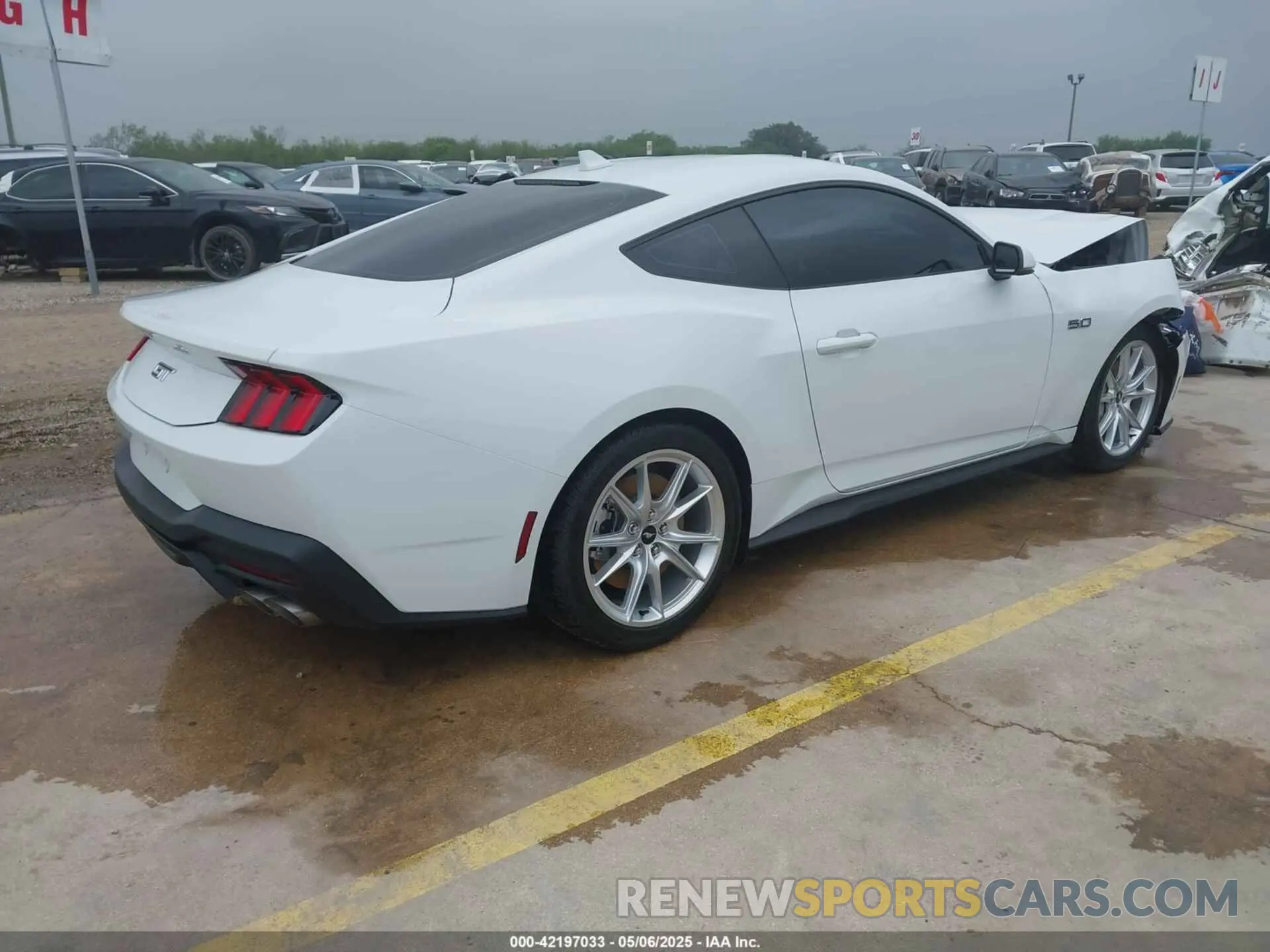 4 Photograph of a damaged car 1FA6P8CF7S5404588 FORD MUSTANG 2025