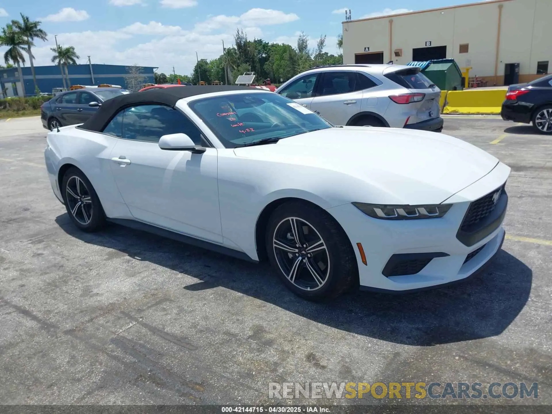 1 Photograph of a damaged car 1FAGP8UH4S5105984 FORD MUSTANG 2025