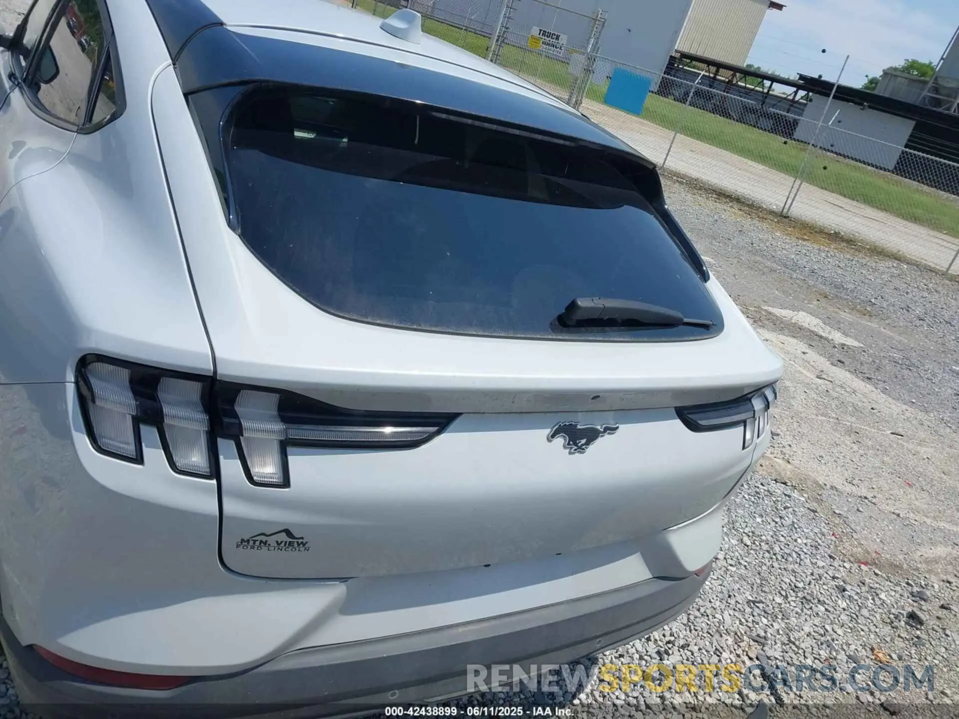 16 Photograph of a damaged car 3FMTK1RM5MMA49227 FORD MUSTANG MACH-E 2021