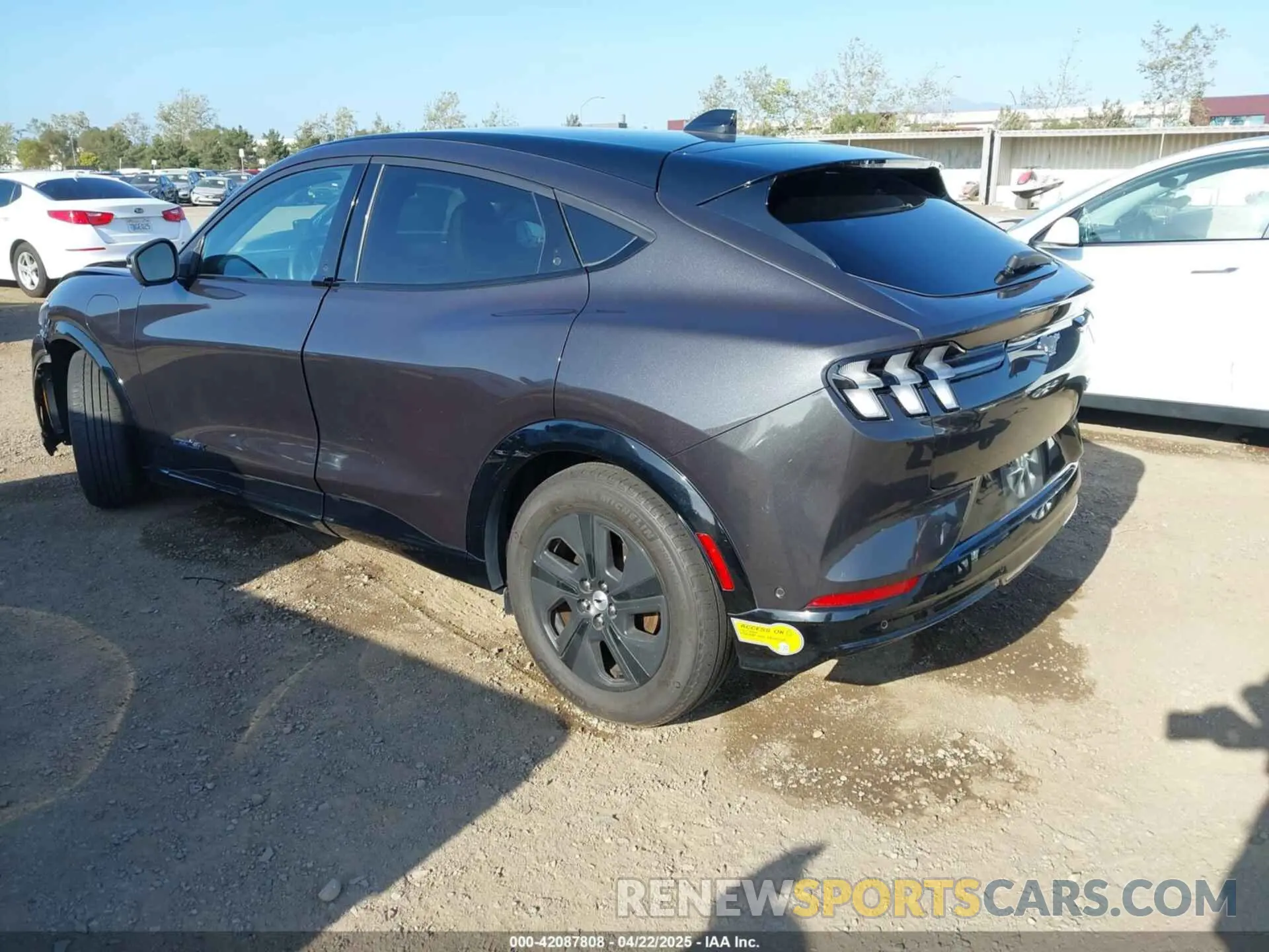 3 Фотография поврежденного автомобиля 3FMTK2SU4NMA38950 FORD MUSTANG MACH-E 2022