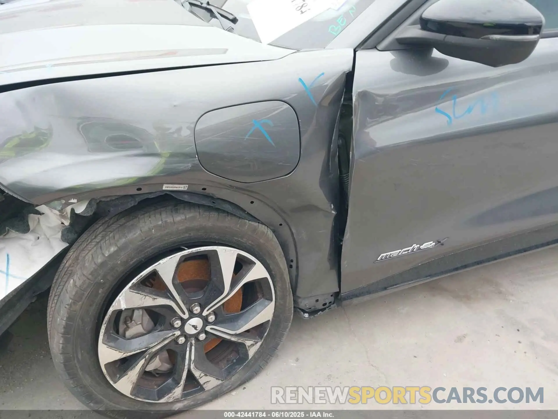 19 Photograph of a damaged car 3FMTK3SU3PMA70118 FORD MUSTANG MACH-E 2023