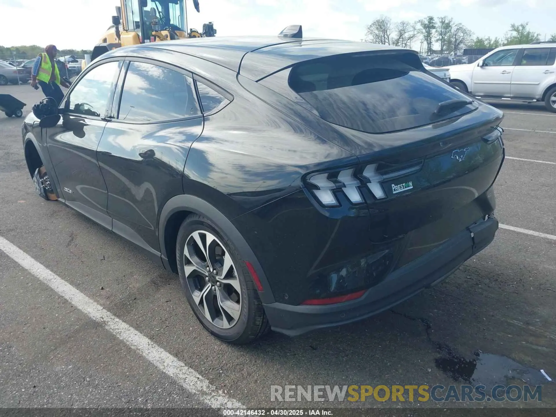 3 Photograph of a damaged car 3FMTK1SU7RMA39672 FORD MUSTANG MACH-E 2024