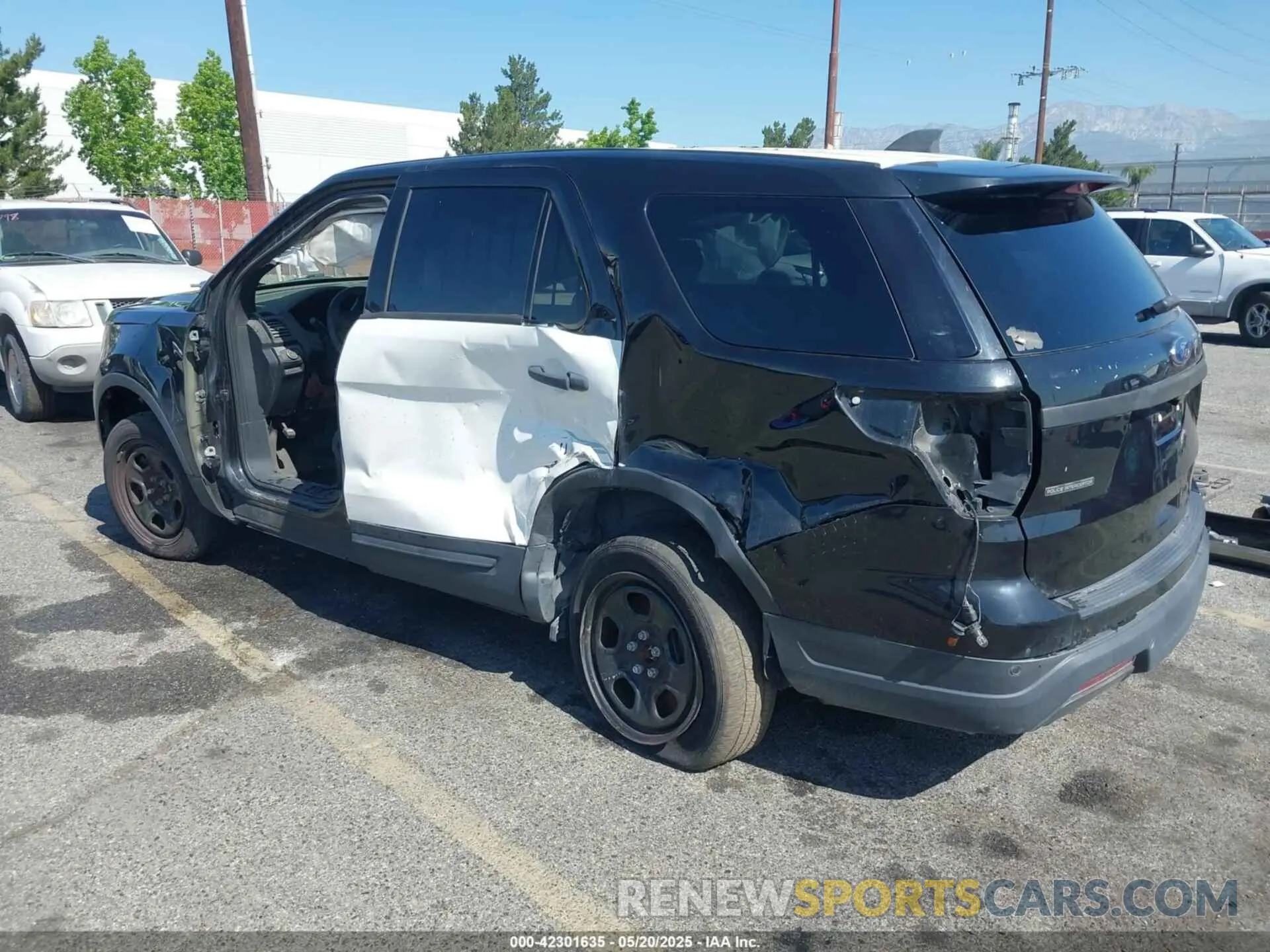 3 Photograph of a damaged car 1FM5K8AR8KGB55137 FORD POLICE INTERCEPTOR 2019