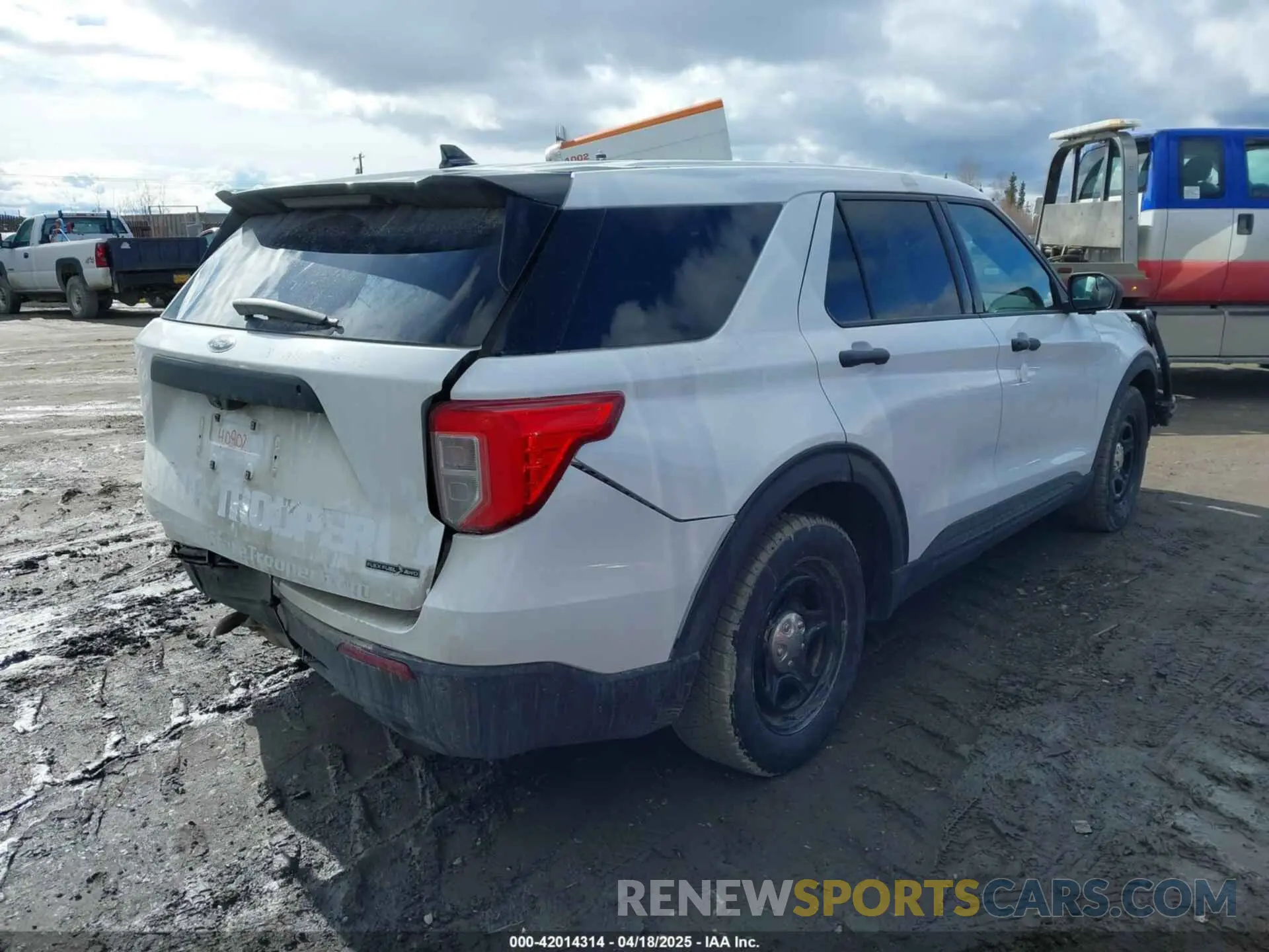 4 Photograph of a damaged car 1FM5K8AB2LGA83906 FORD POLICE INTERCEPTOR 2020